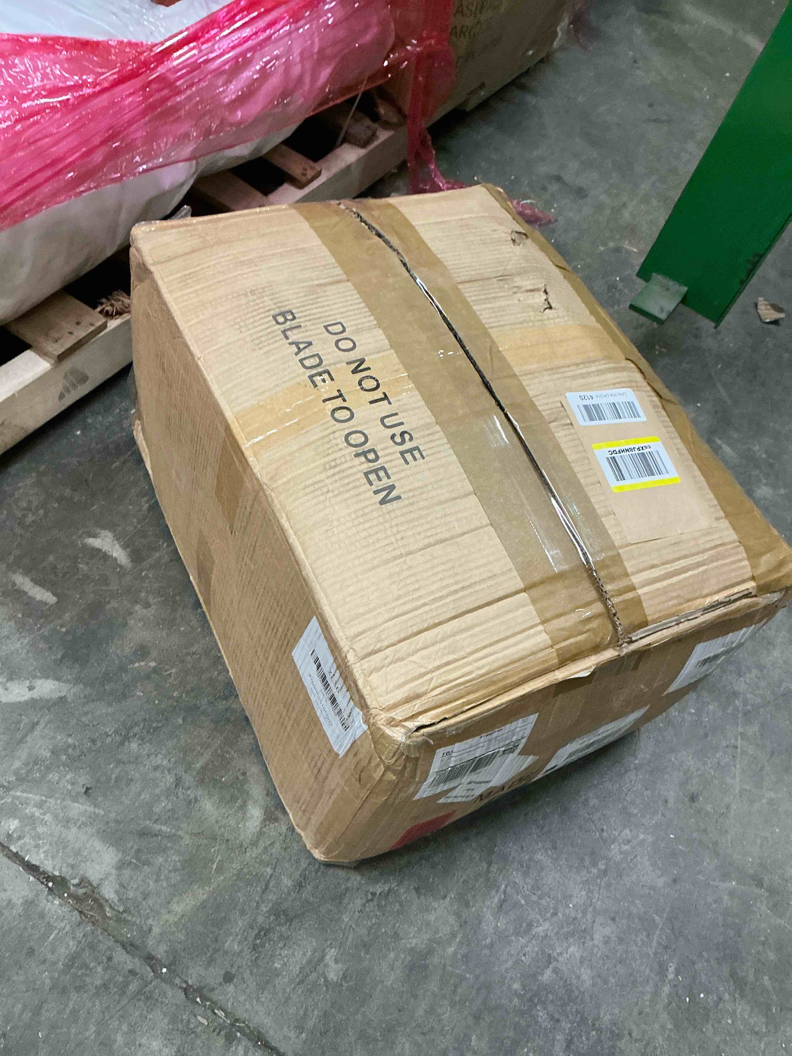 https://s3.amazonaws.com/lotting-images-prod/bidfta/GRA4115656_1778002988300.jpeg