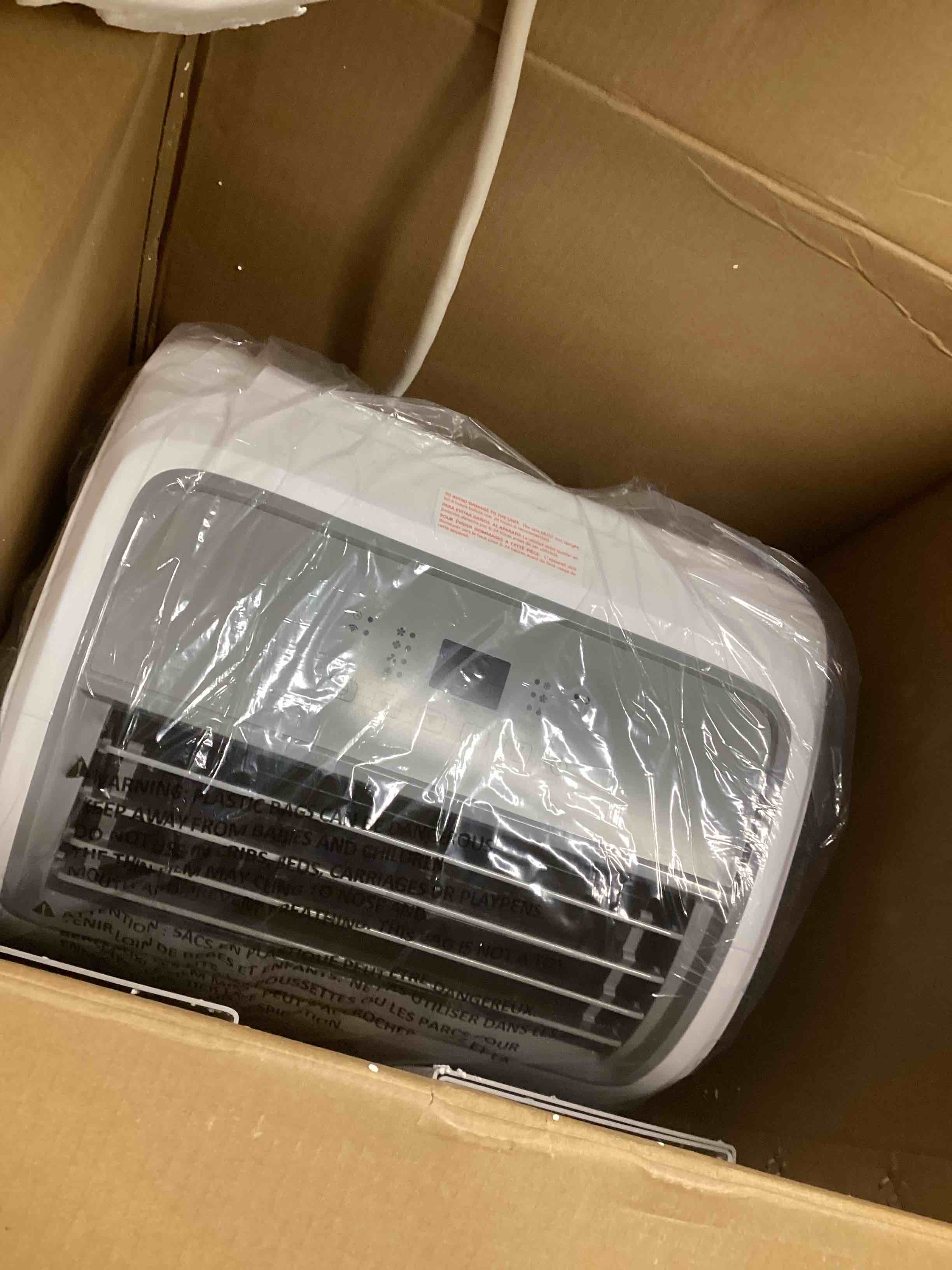 https://s3.amazonaws.com/lotting-images-prod/bidfta/GRA4115710_1778080812885.jpeg
