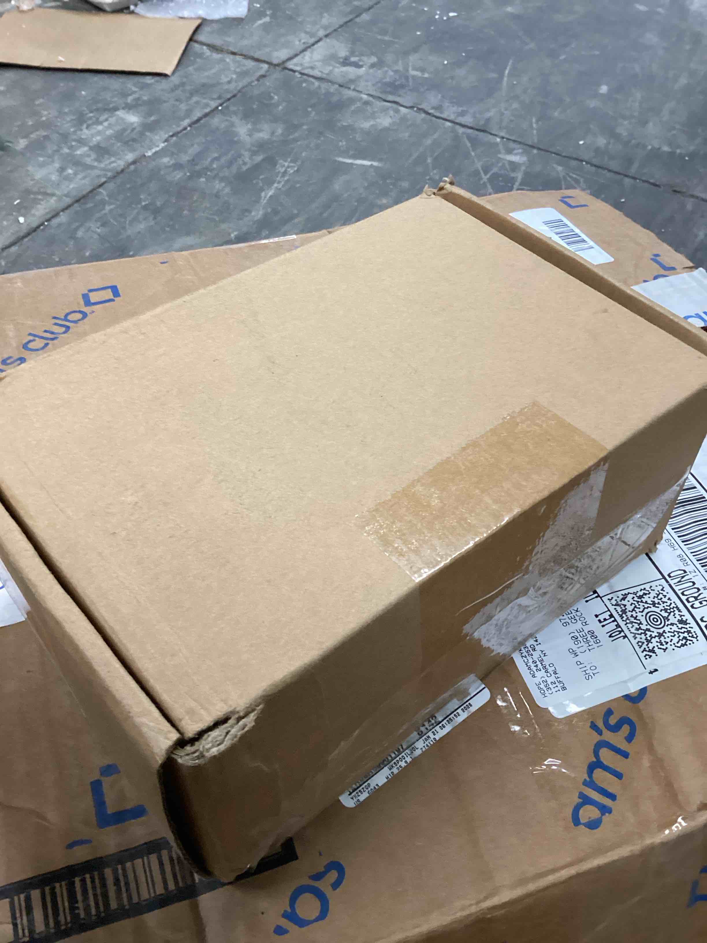 https://s3.amazonaws.com/lotting-images-prod/bidfta/GRA4115892_1778257791598.jpeg
