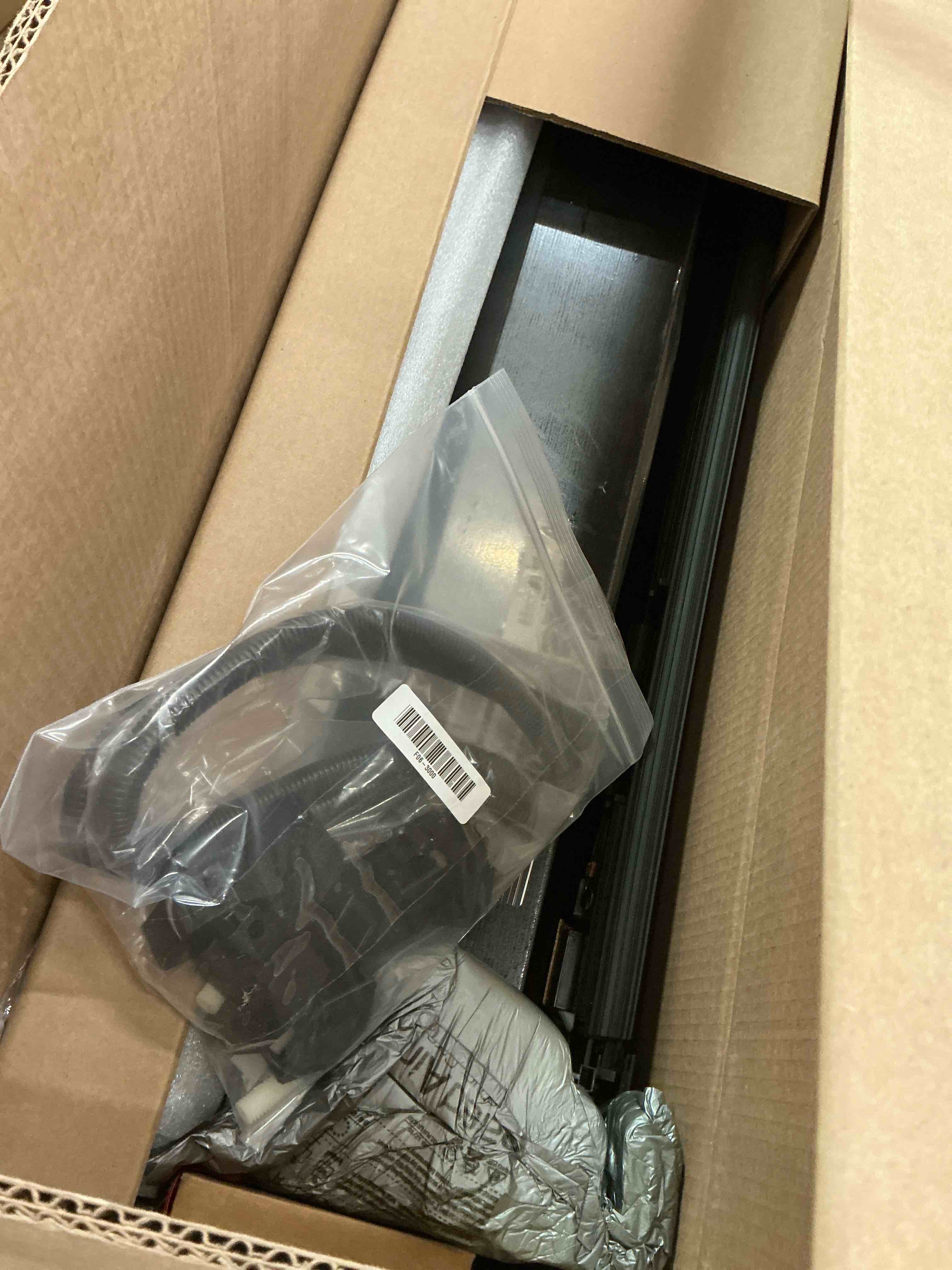 https://s3.amazonaws.com/lotting-images-prod/bidfta/GRA4115929_1778510902395.jpeg