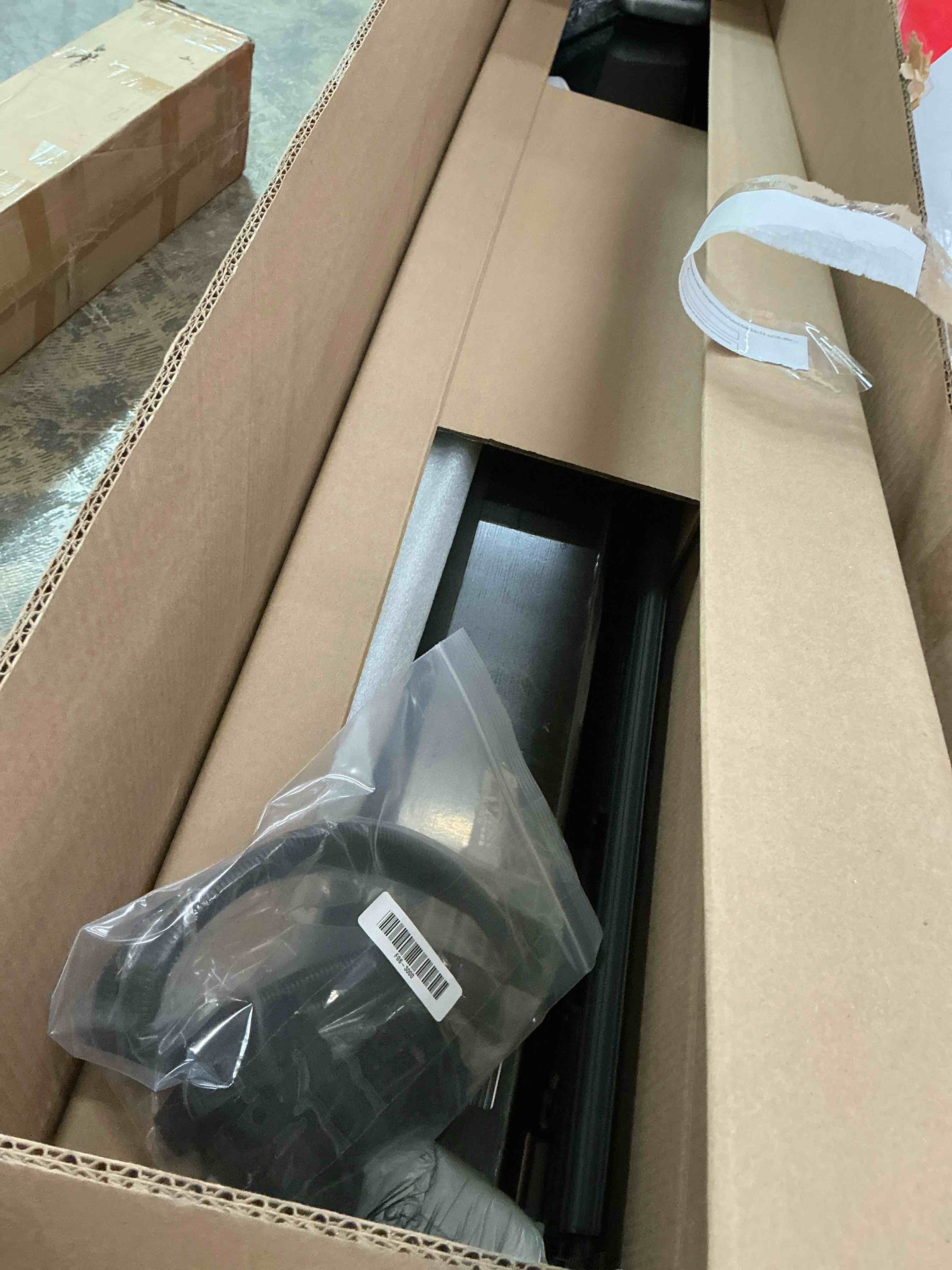 https://s3.amazonaws.com/lotting-images-prod/bidfta/GRA4115929_1778510903730.jpeg