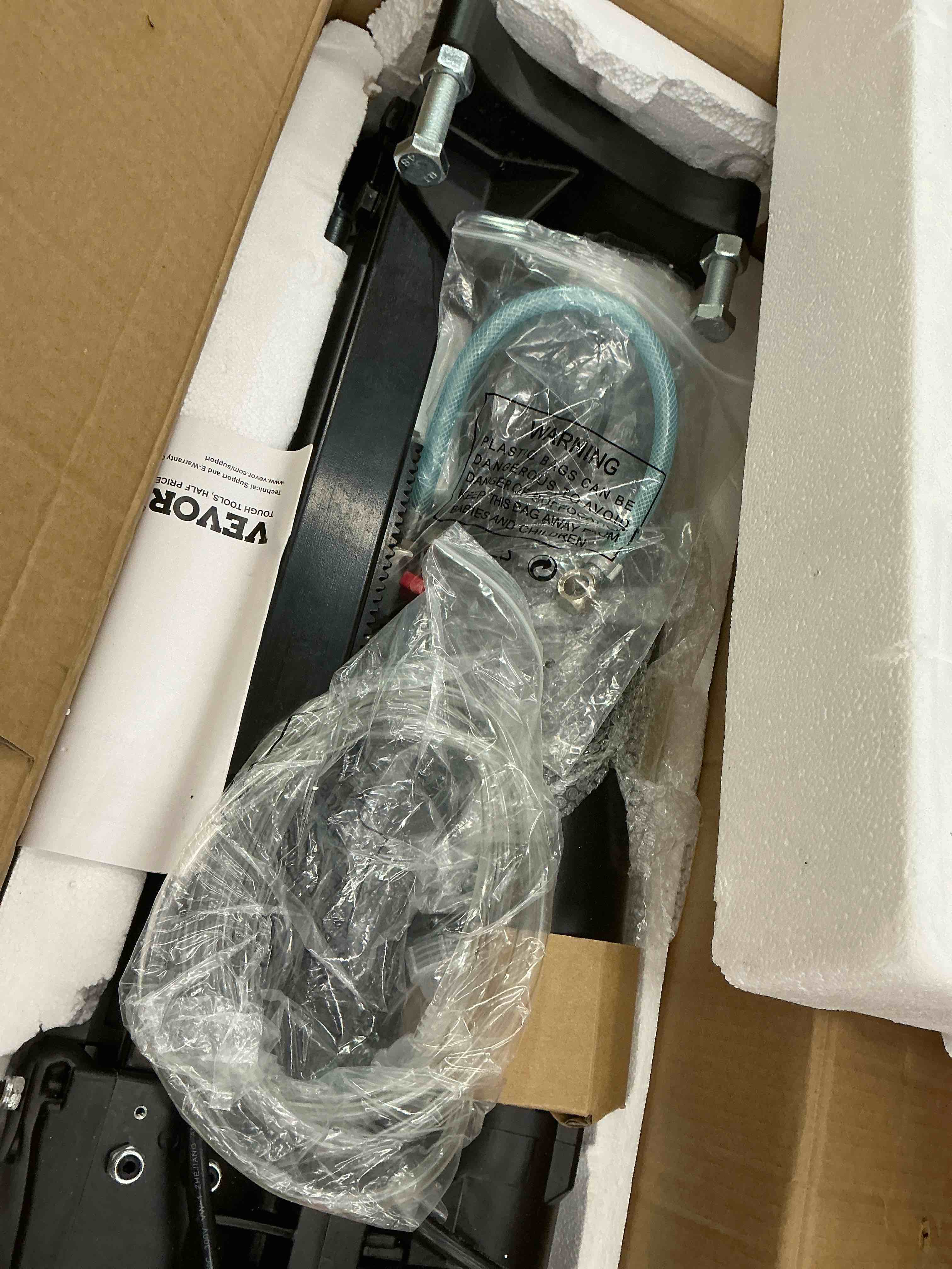 https://s3.amazonaws.com/lotting-images-prod/bidfta/GRA4115942_1778515445305.jpeg