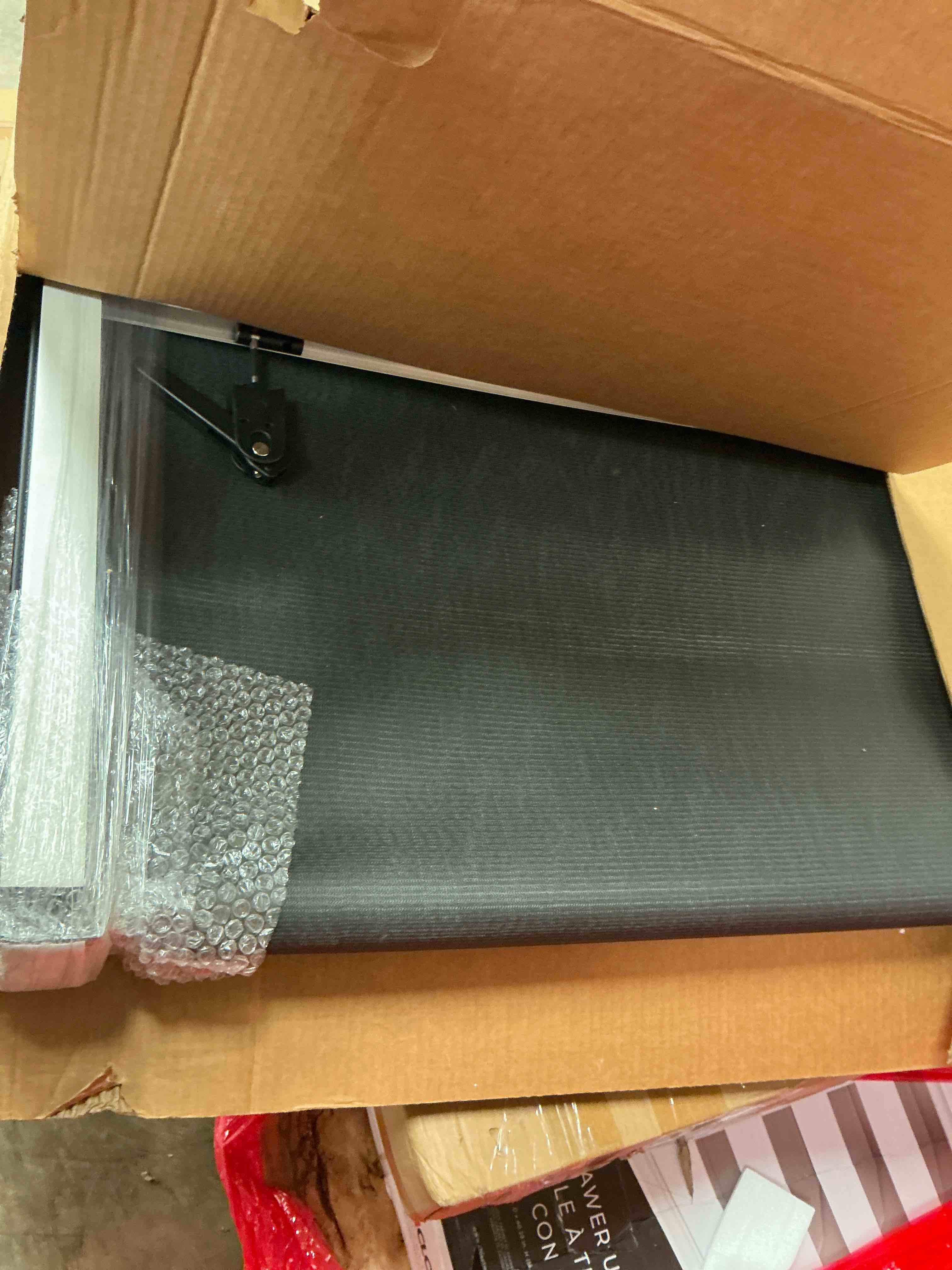 https://s3.amazonaws.com/lotting-images-prod/bidfta/GRA4115974_1778528653197.jpeg