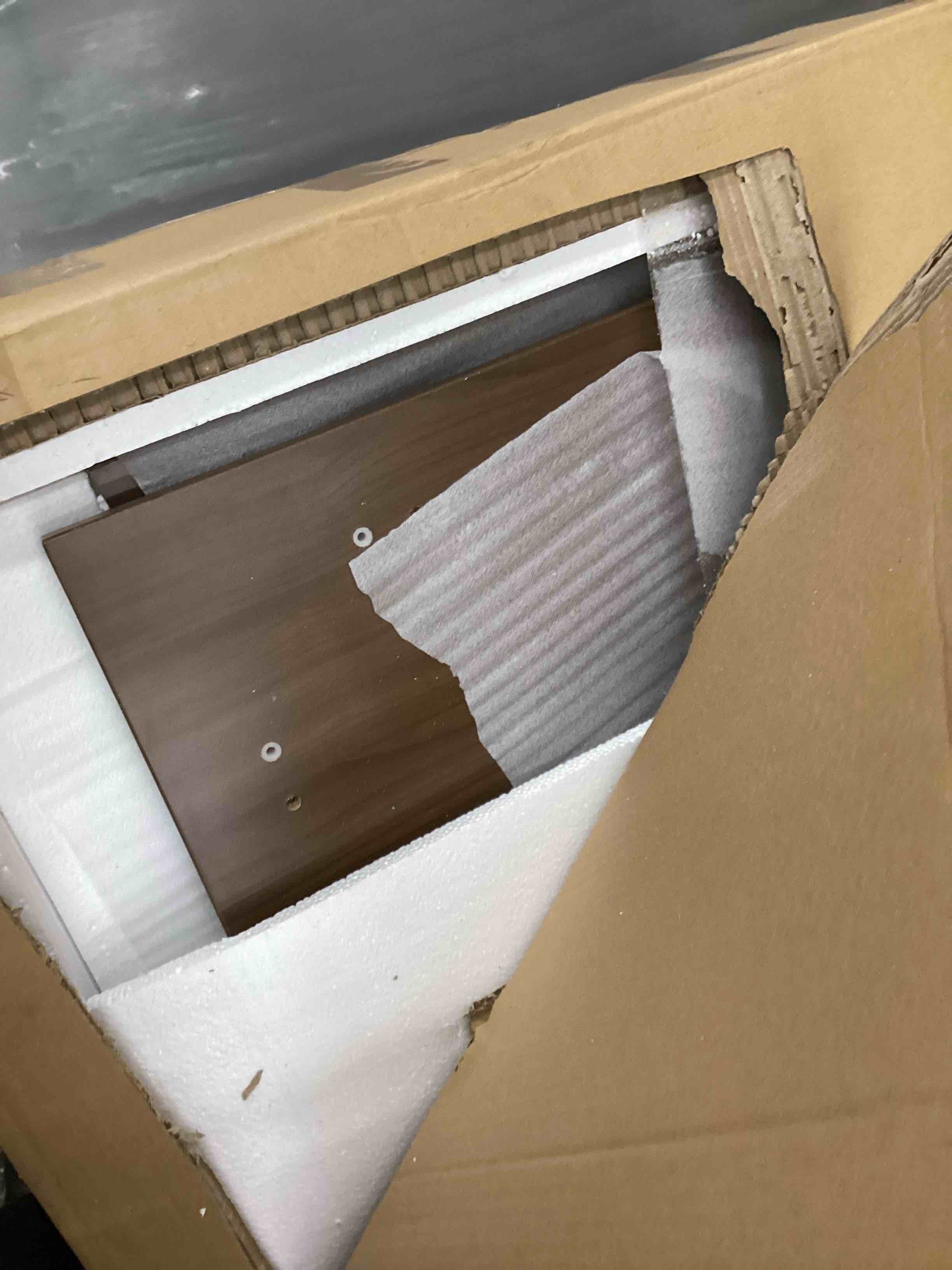 https://s3.amazonaws.com/lotting-images-prod/bidfta/GRA4116011_1778601057370.jpeg
