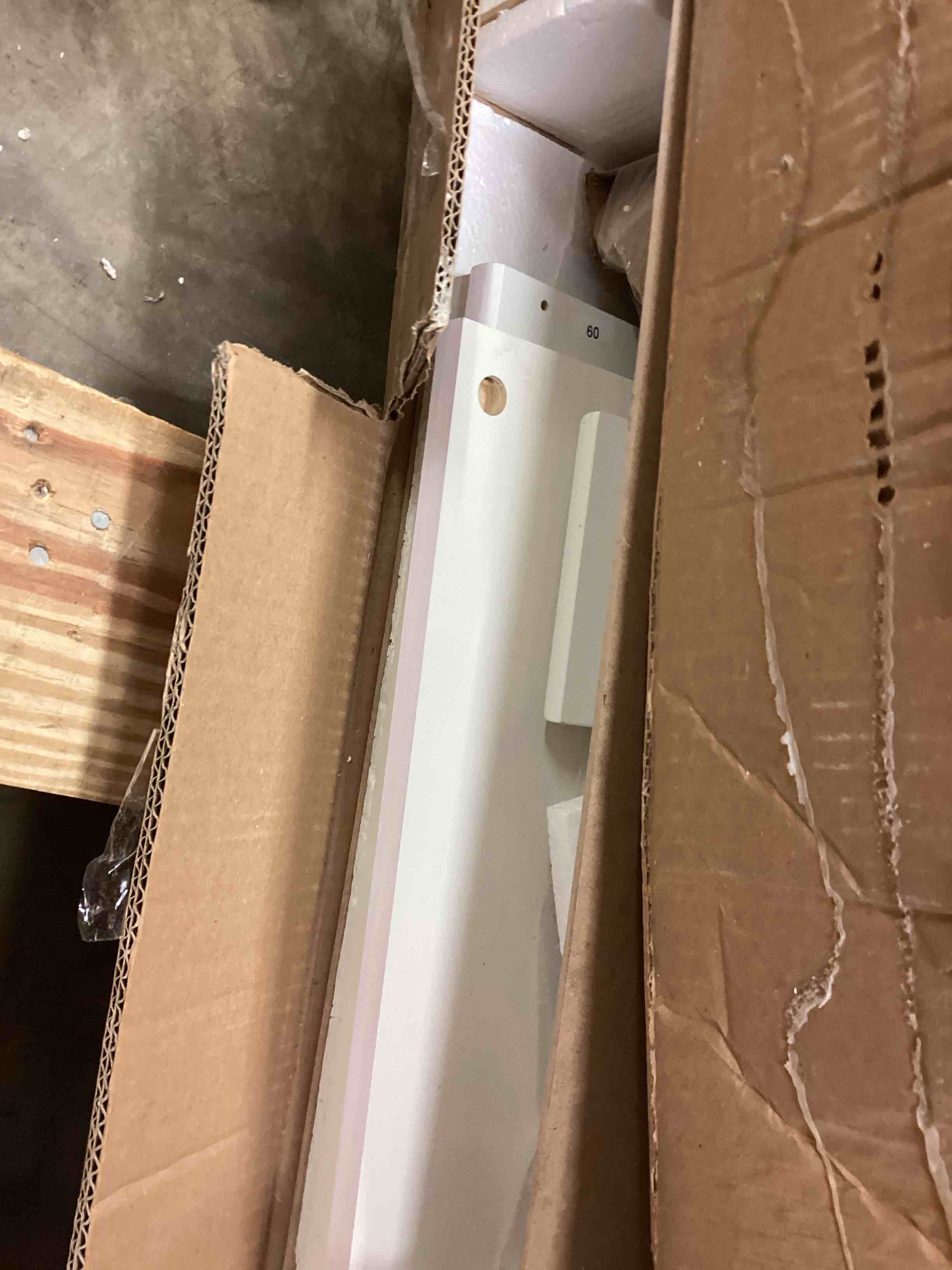 https://s3.amazonaws.com/lotting-images-prod/bidfta/GRA4116055_1778594586500.jpeg