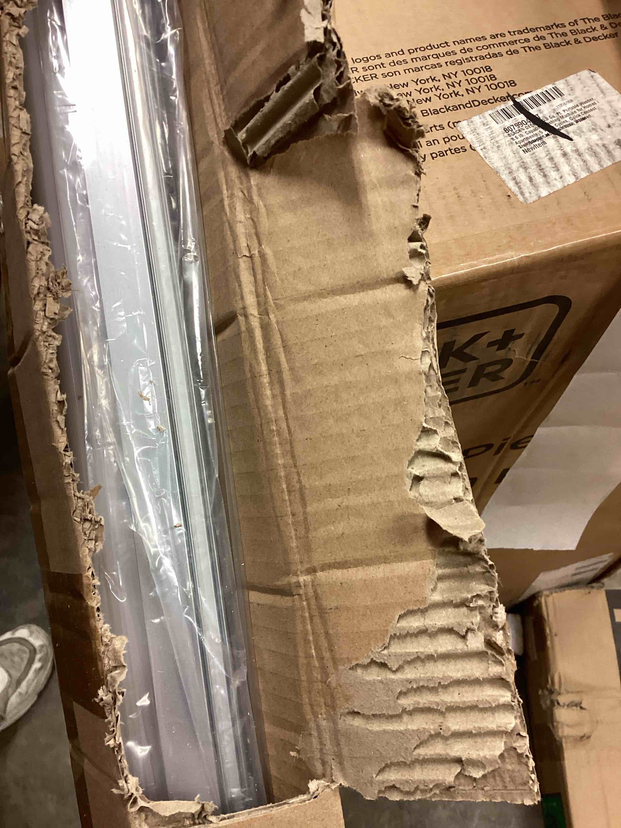 https://s3.amazonaws.com/lotting-images-prod/bidfta/GRA4116060_1778597230647.jpeg