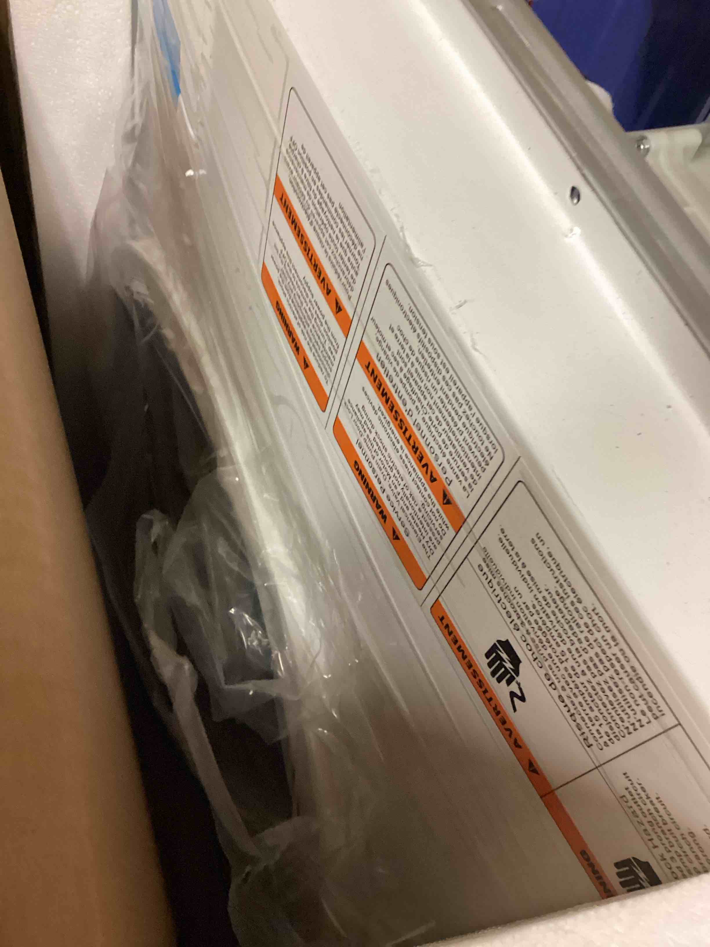 https://s3.amazonaws.com/lotting-images-prod/bidfta/GRA4116062_1778597619146.jpeg