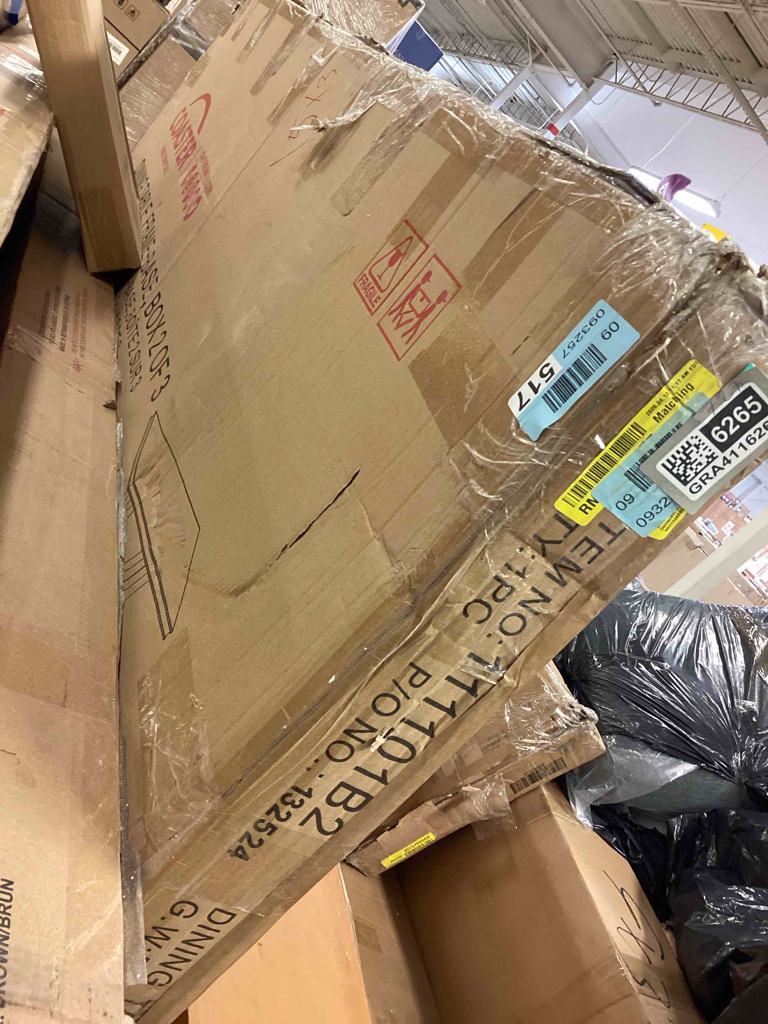 Condition photo showing Good Condition for kerwin rectangular dining table (box 2 of 3 only) top table only