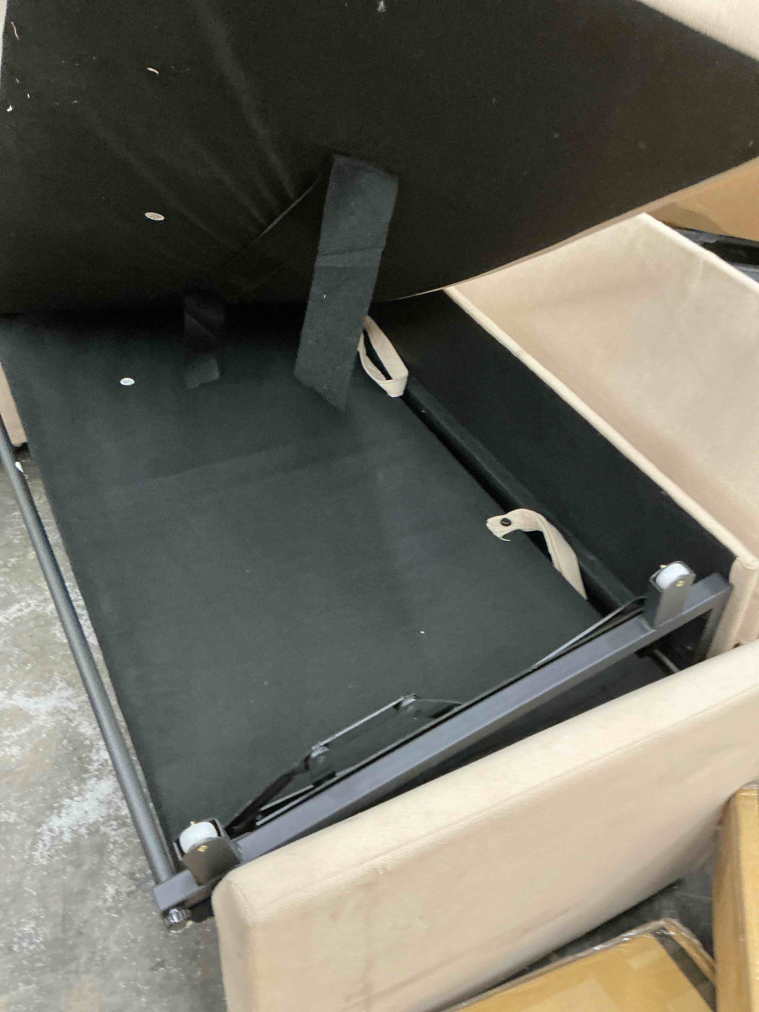 https://s3.amazonaws.com/lotting-images-prod/bidfta/GRA4116400_1779126016501.jpeg