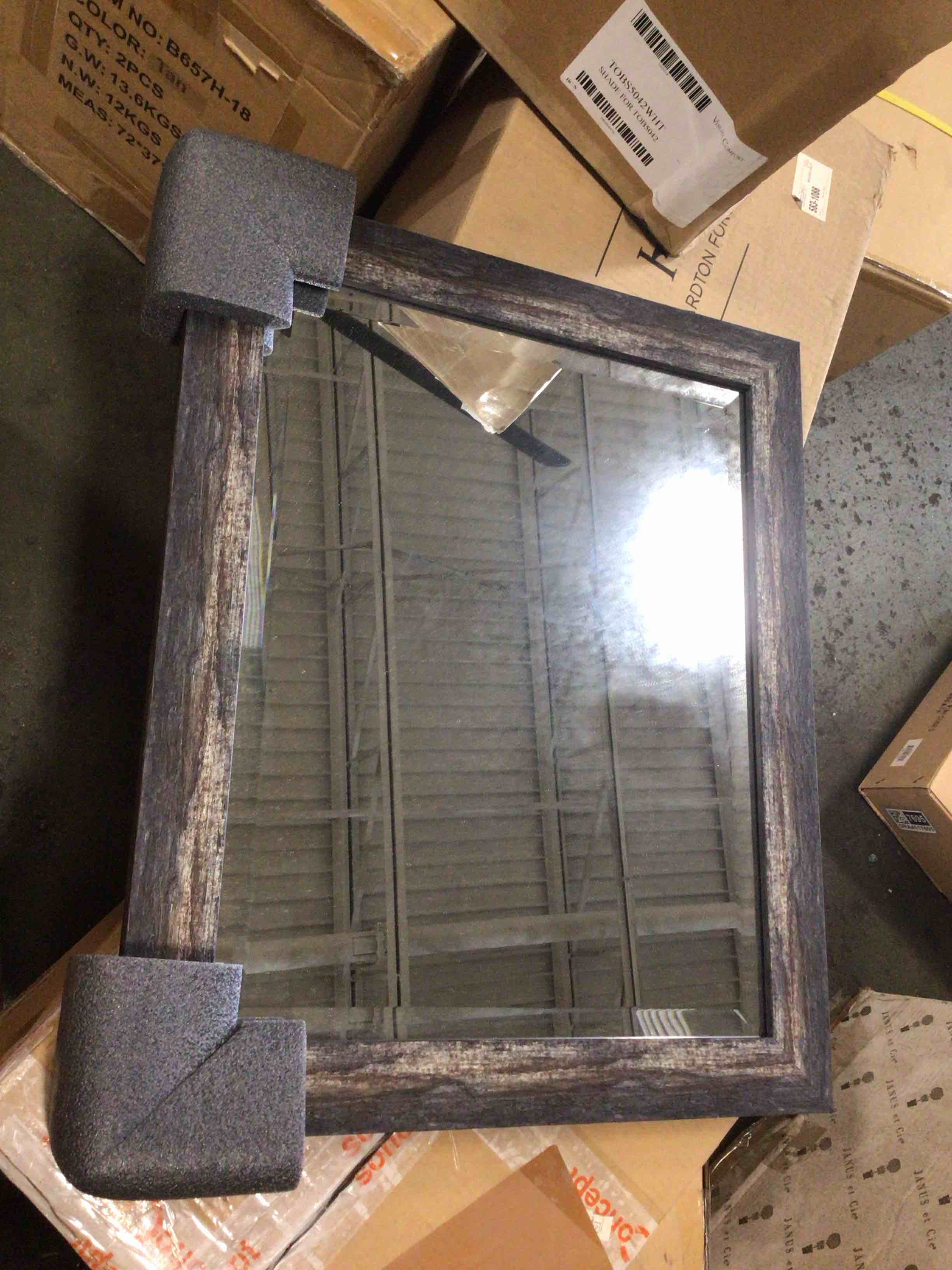 Condition photo showing Good Condition for roulston traditional beveled distressed bathroom 24”x 20”