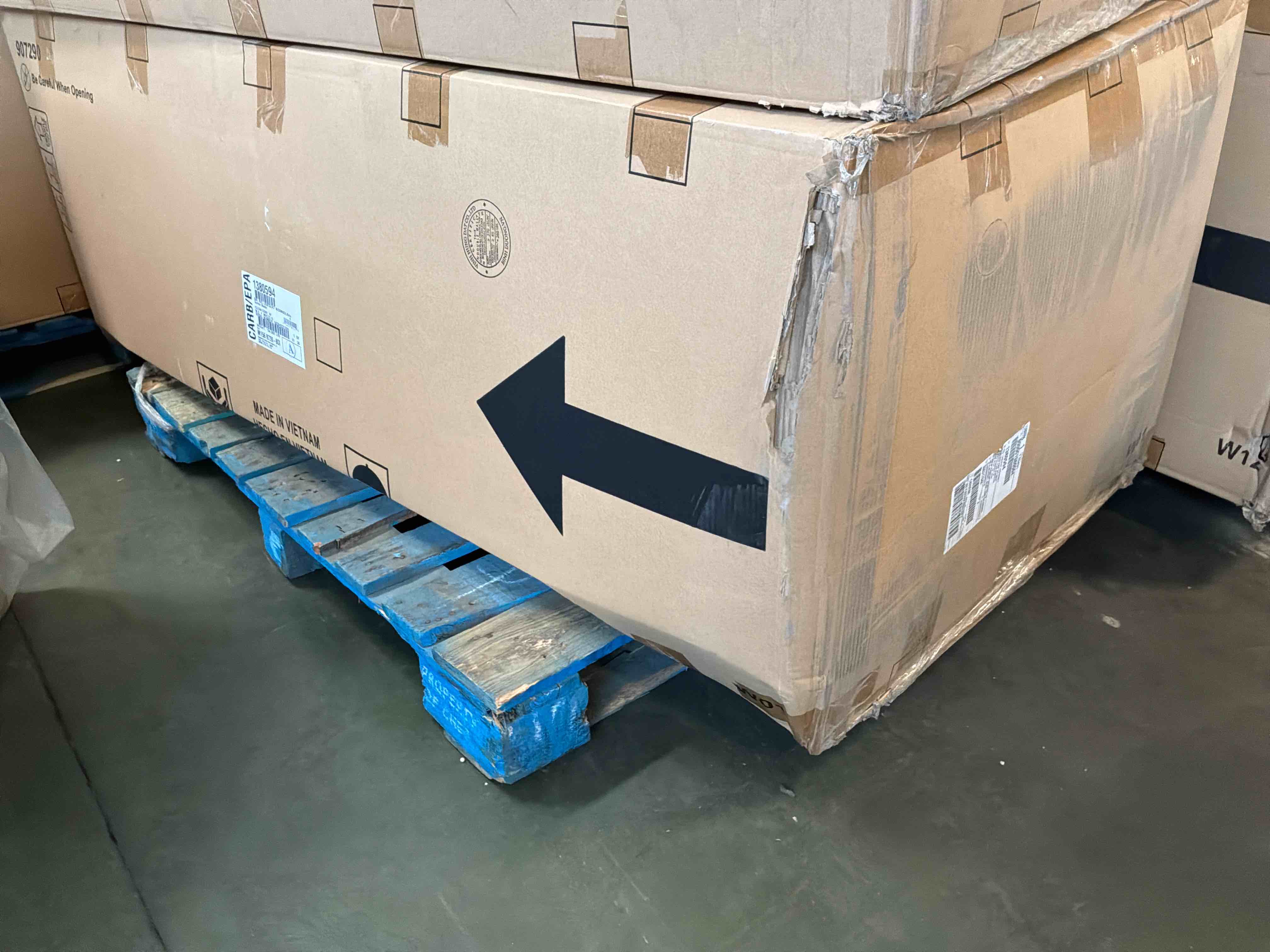 https://s3.amazonaws.com/lotting-images-prod/bidfta/GRA4117875_1776887152954.jpeg