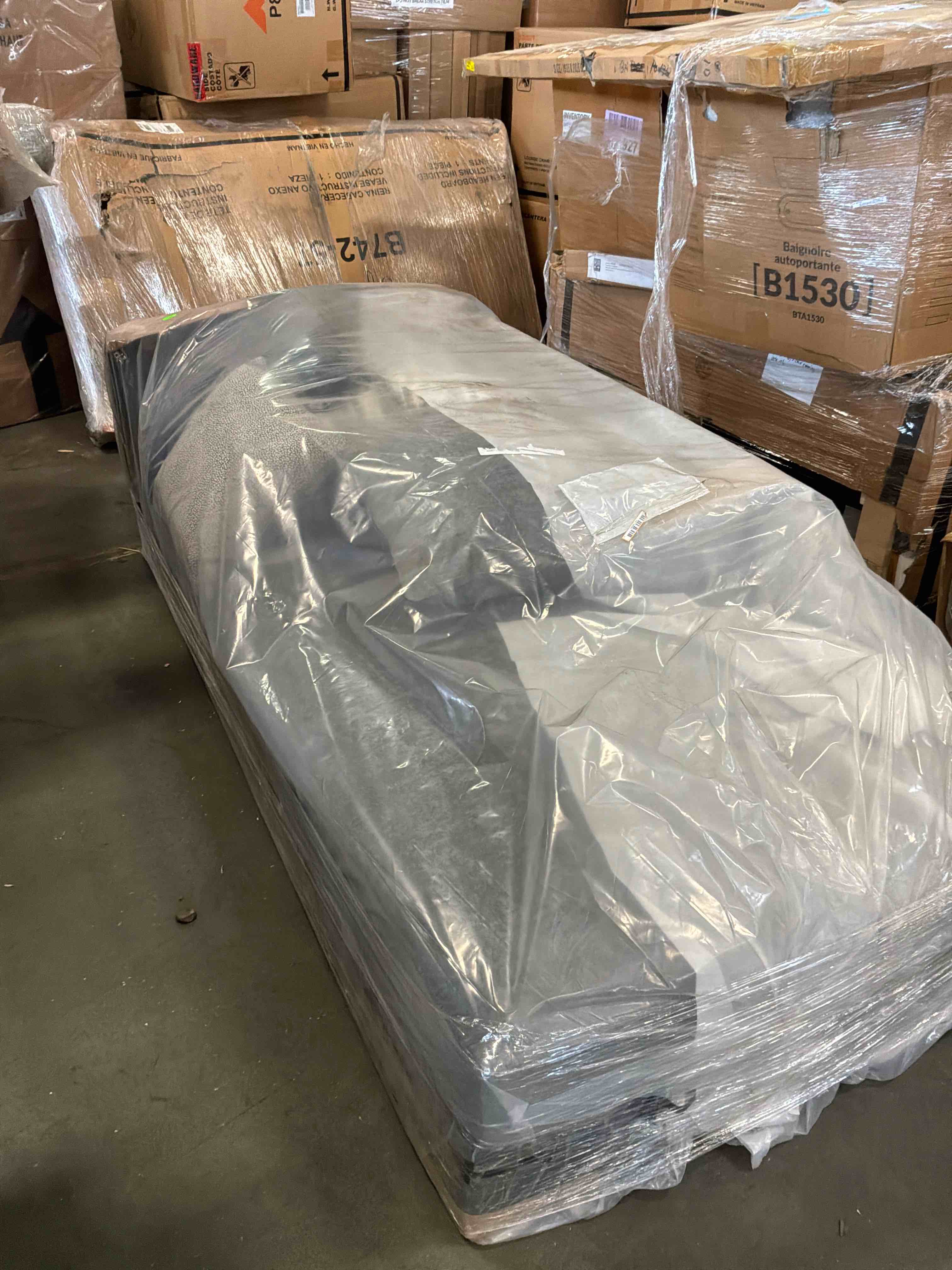 Condition photo showing New/Like New for edenfield 3-pc sectional with chaise