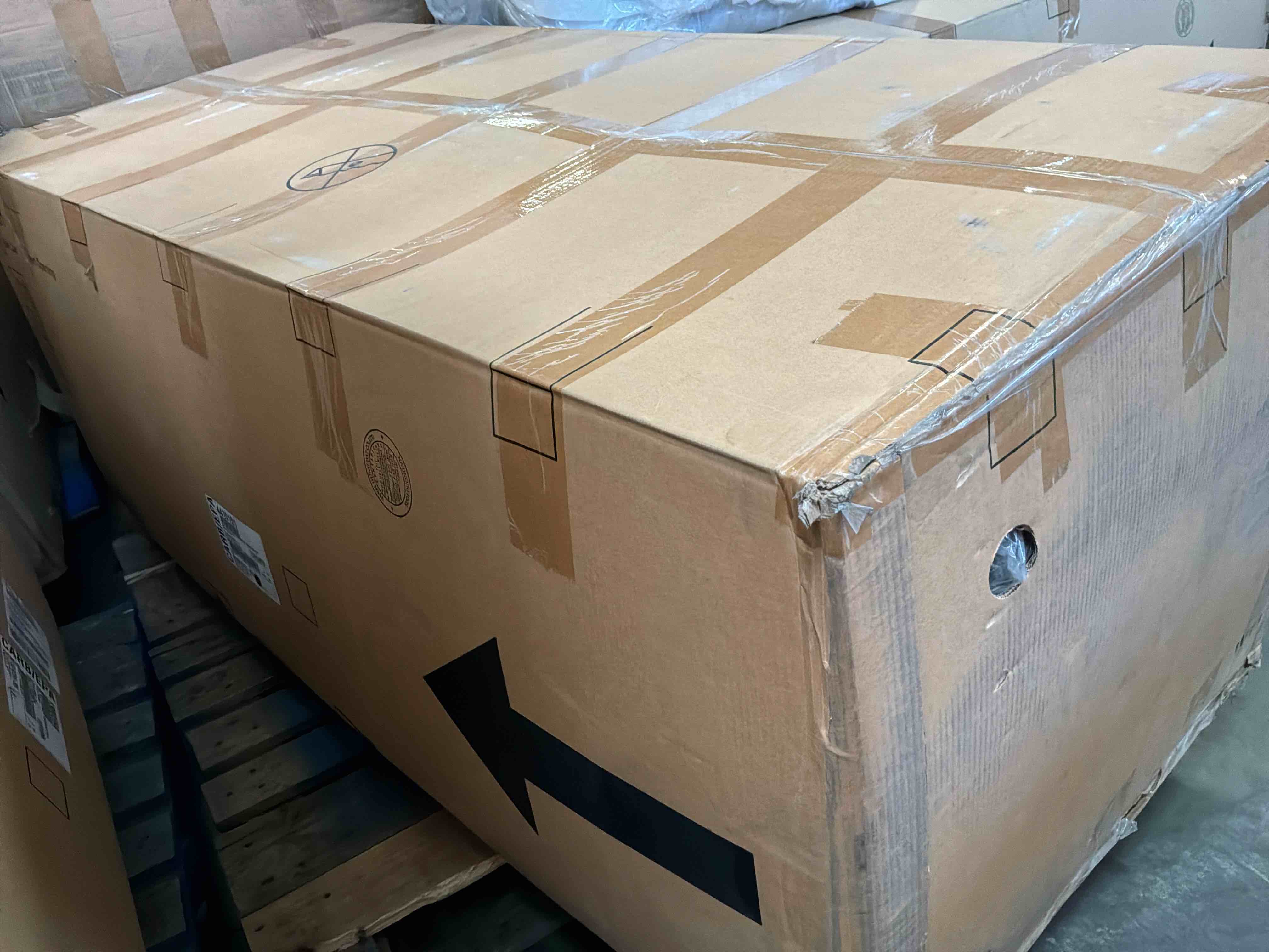 https://s3.amazonaws.com/lotting-images-prod/bidfta/GRA4118035_1777040569722.jpeg