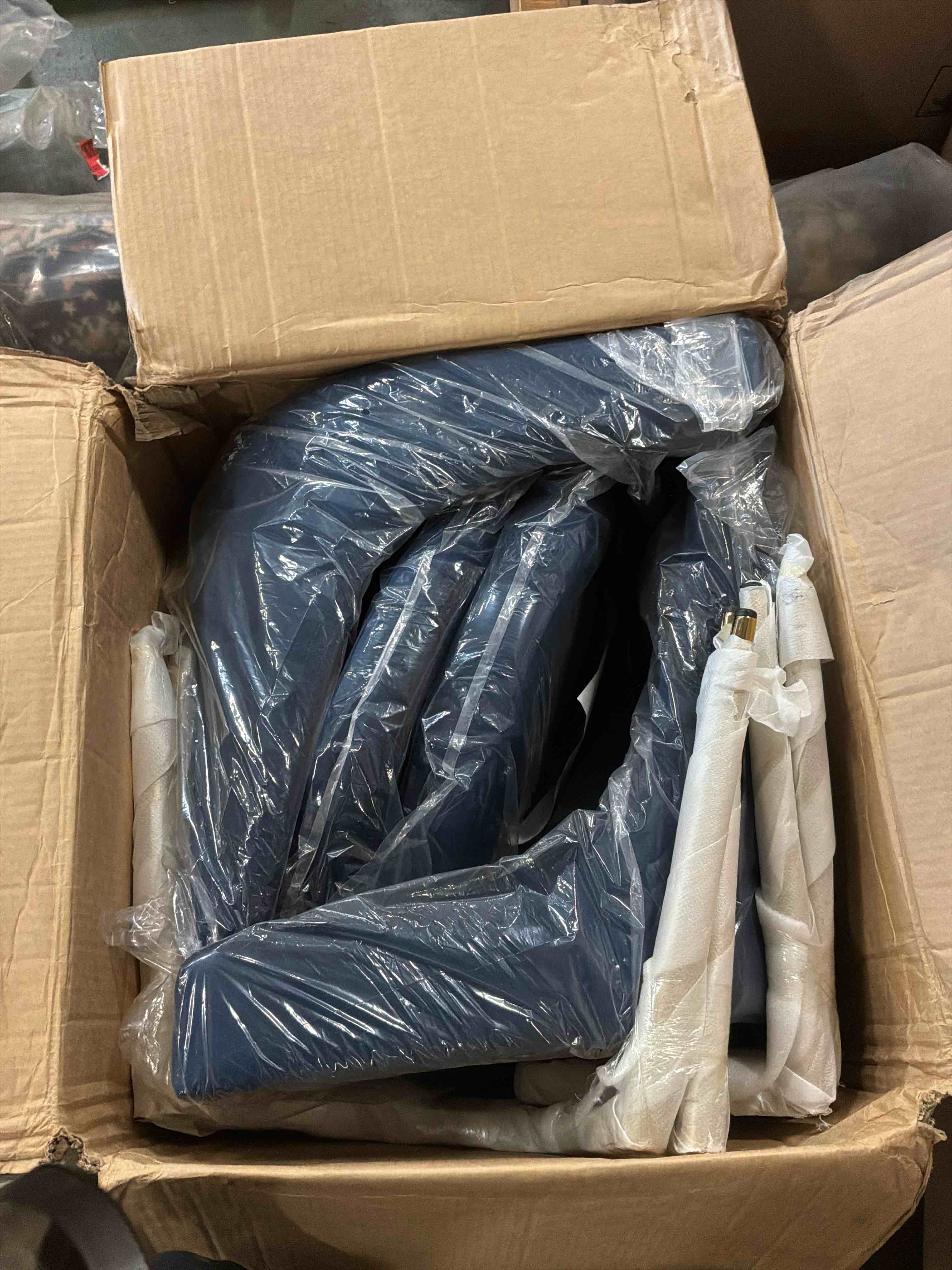 https://s3.amazonaws.com/lotting-images-prod/bidfta/GRA4118654_1777570047548.jpeg