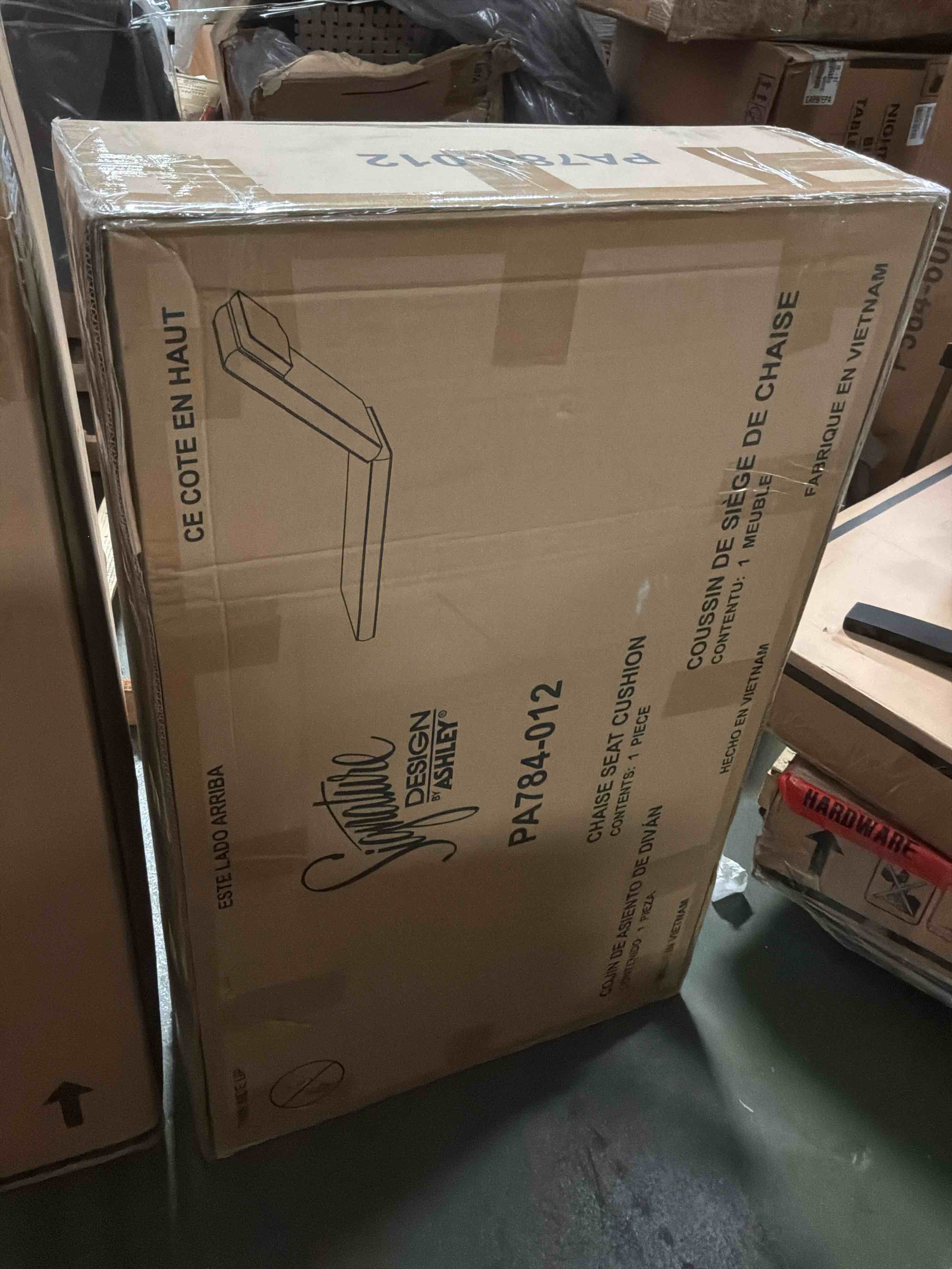 https://s3.amazonaws.com/lotting-images-prod/bidfta/GRA4118736_1777908959294.jpeg