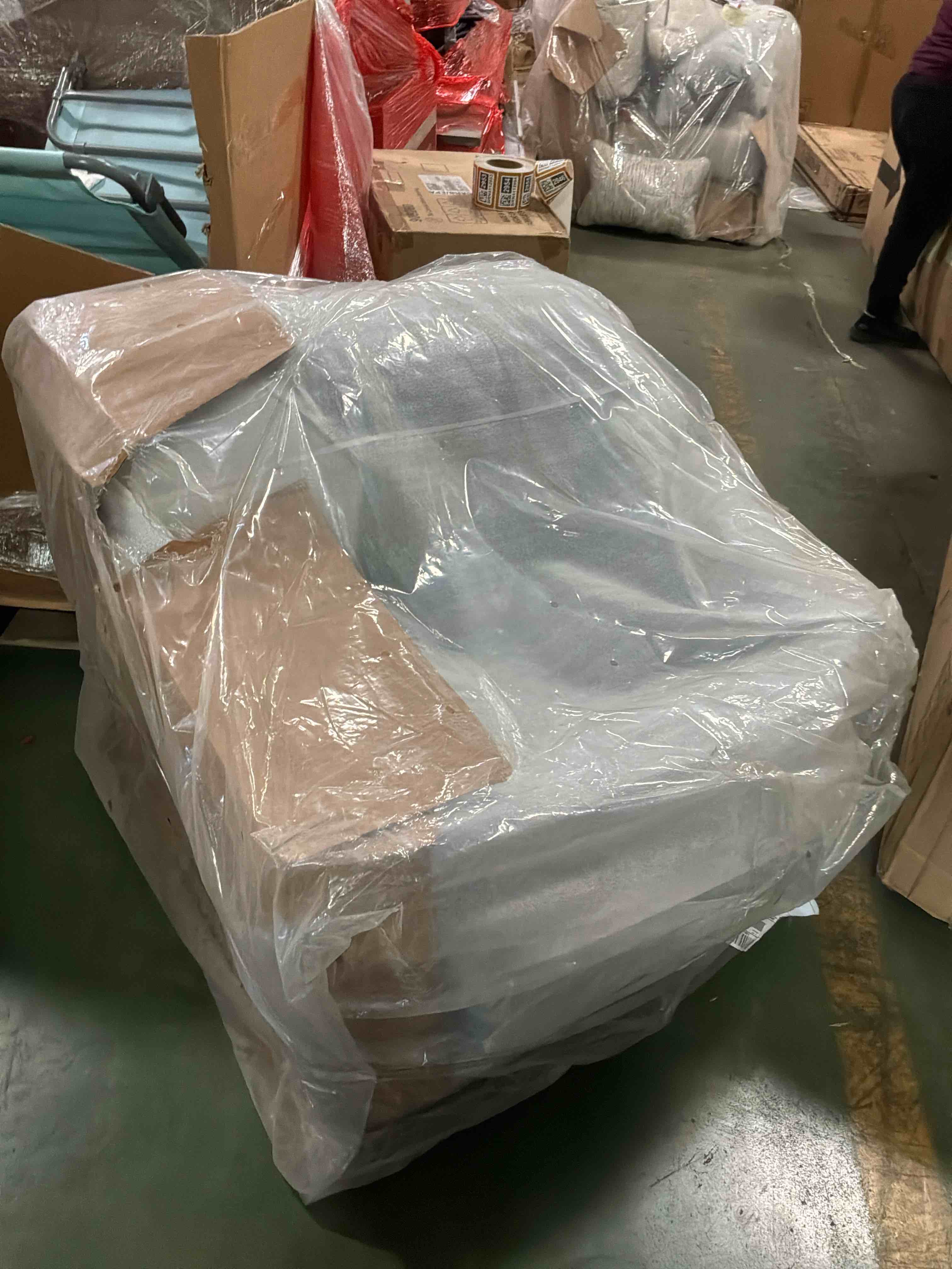 https://s3.amazonaws.com/lotting-images-prod/bidfta/GRA4118750_1777918617991.jpeg