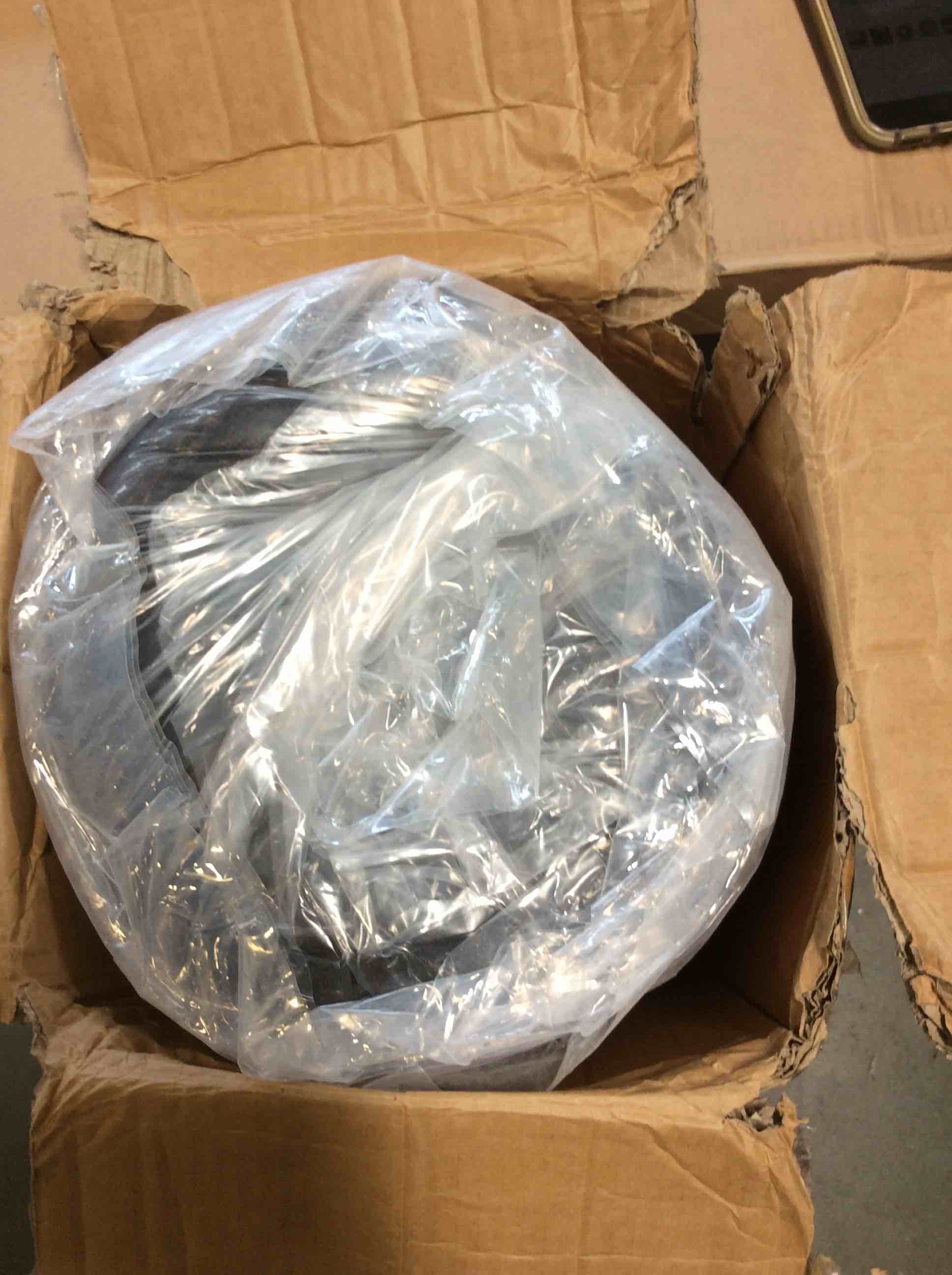 https://s3.amazonaws.com/lotting-images-prod/bidfta/GRA4119398_1778606094359.jpeg