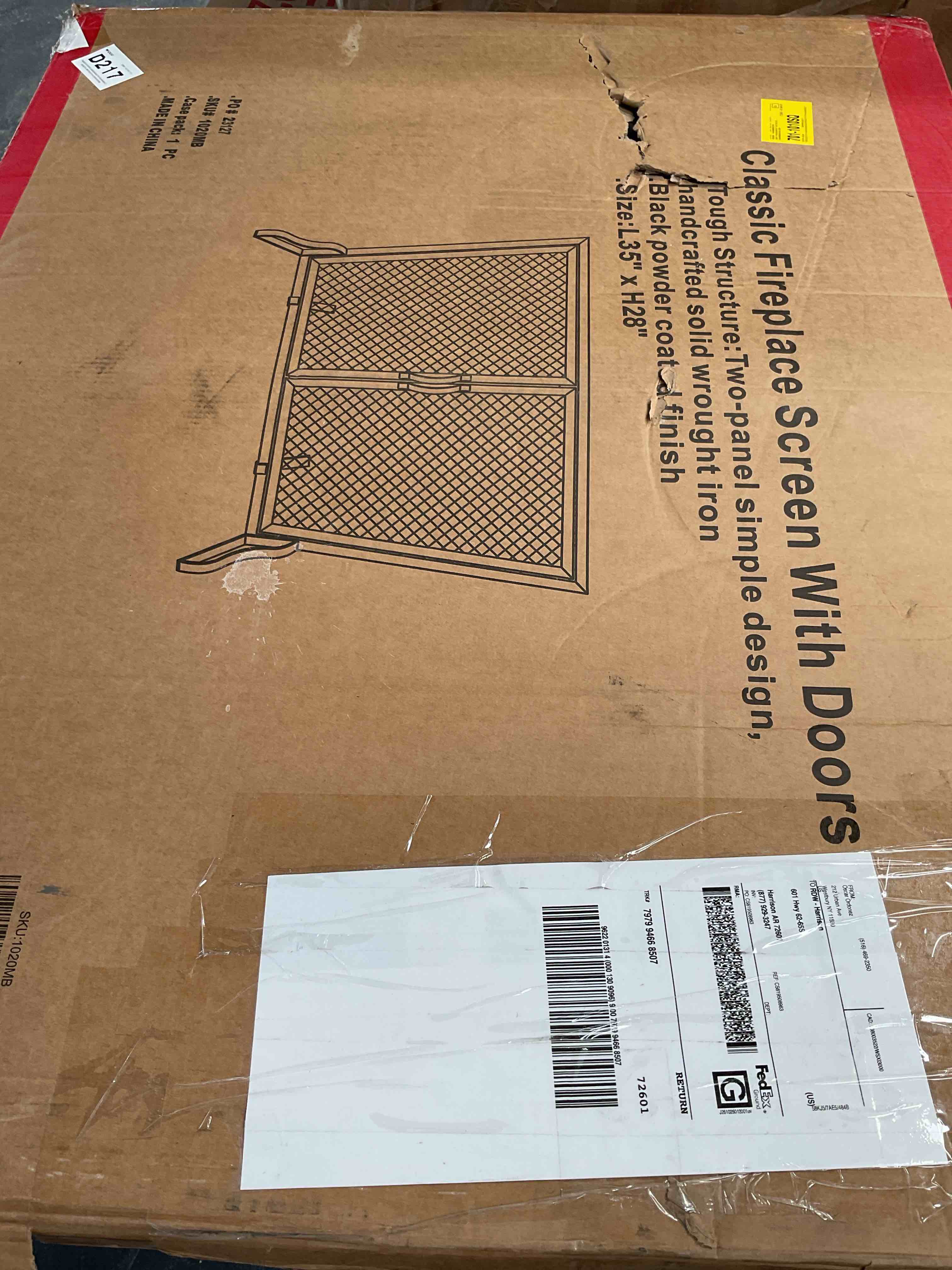 Condition photo showing Good Condition for 2-panel wrought iron fireplace screen - classic spark guard for living room & bedroom