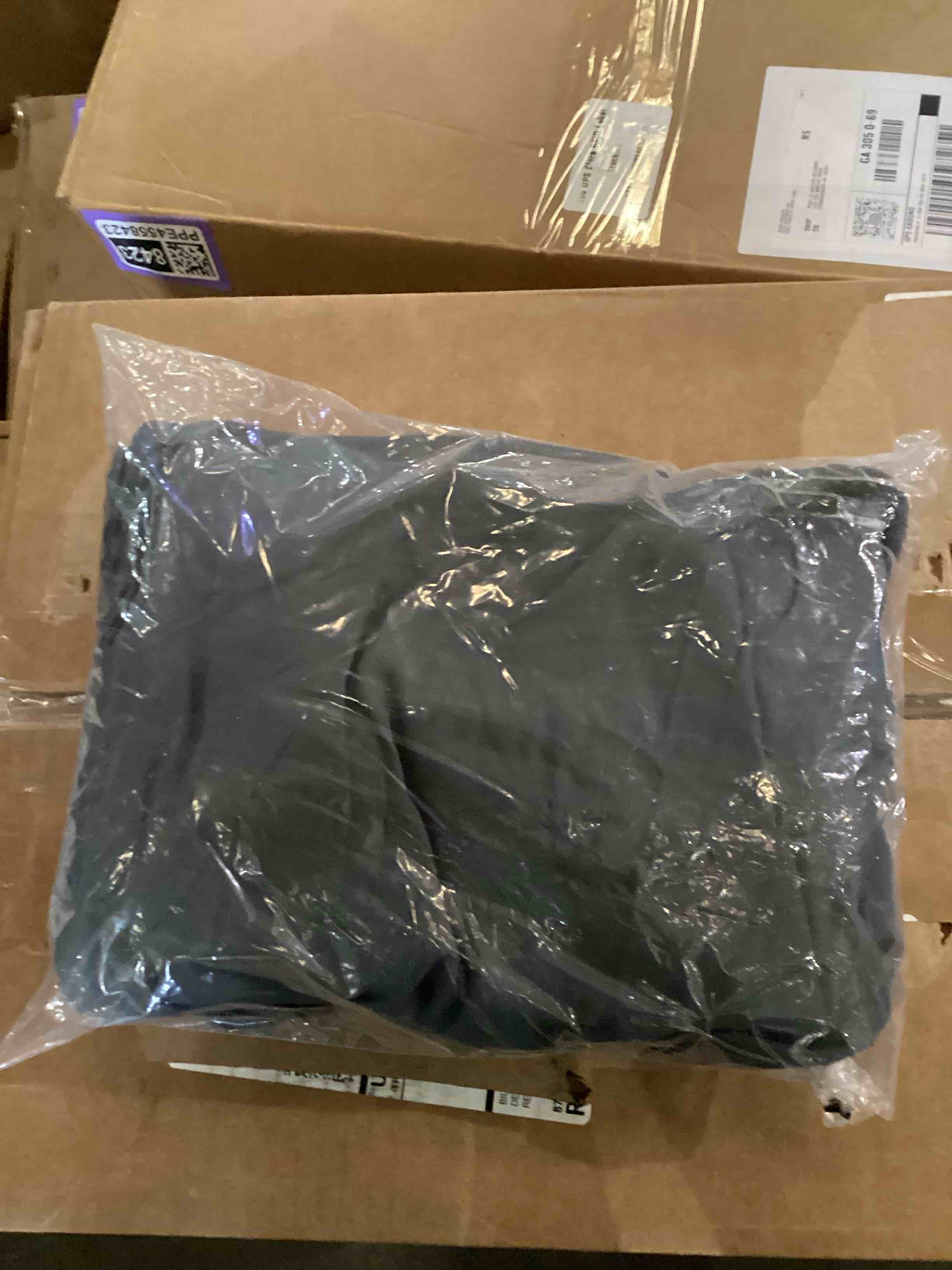 Condition photo showing Good Condition for unknown Size Grey fitted sheet  