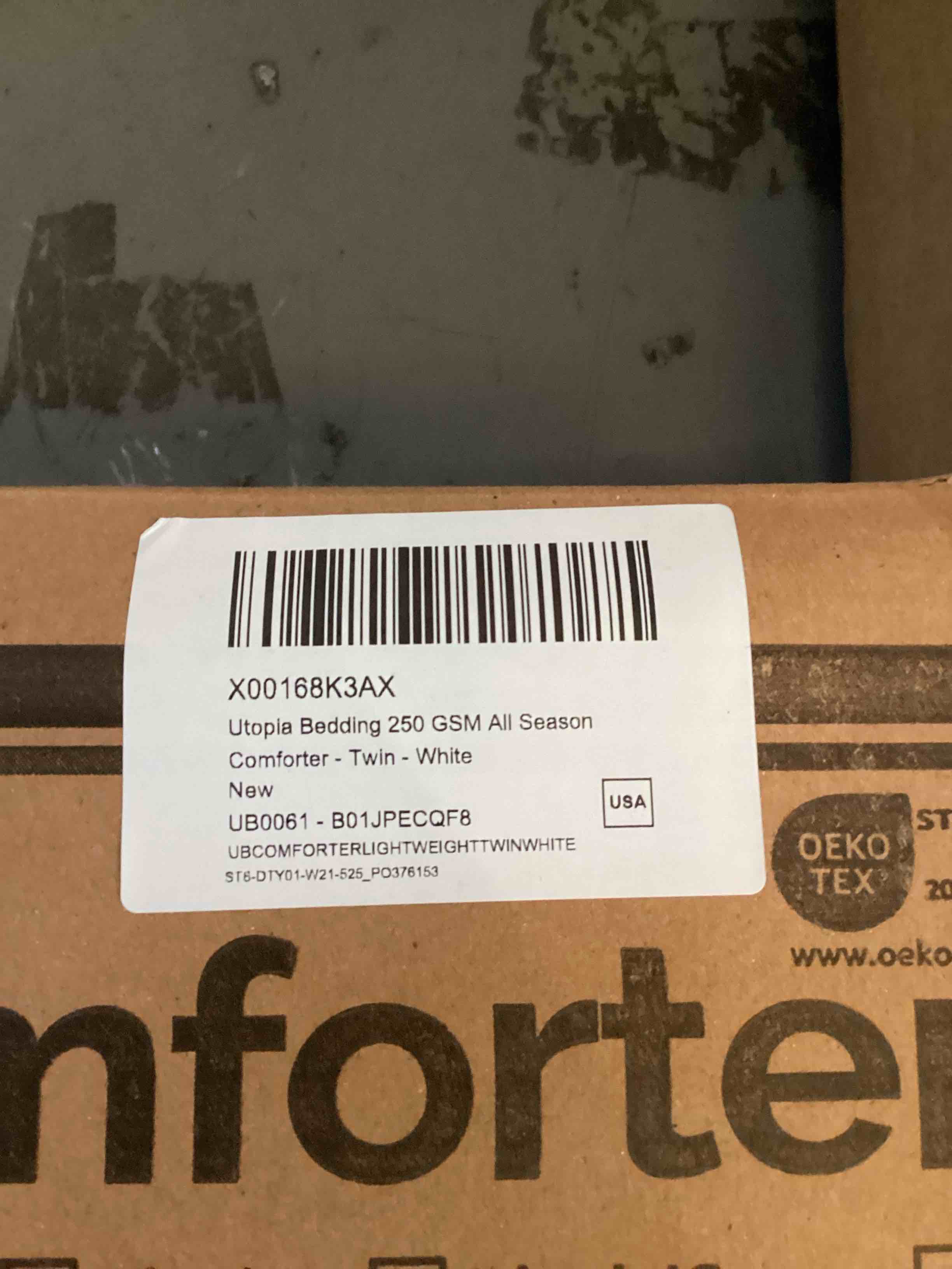 Condition photo showing As Is for Utopia Bedding Comforters Twin Size, All Season Duvet Insert, Down Alternative Box Stitched Bed Comforter with Corner Tabs, Machine Washable (White) Twin (Pack of 1) White