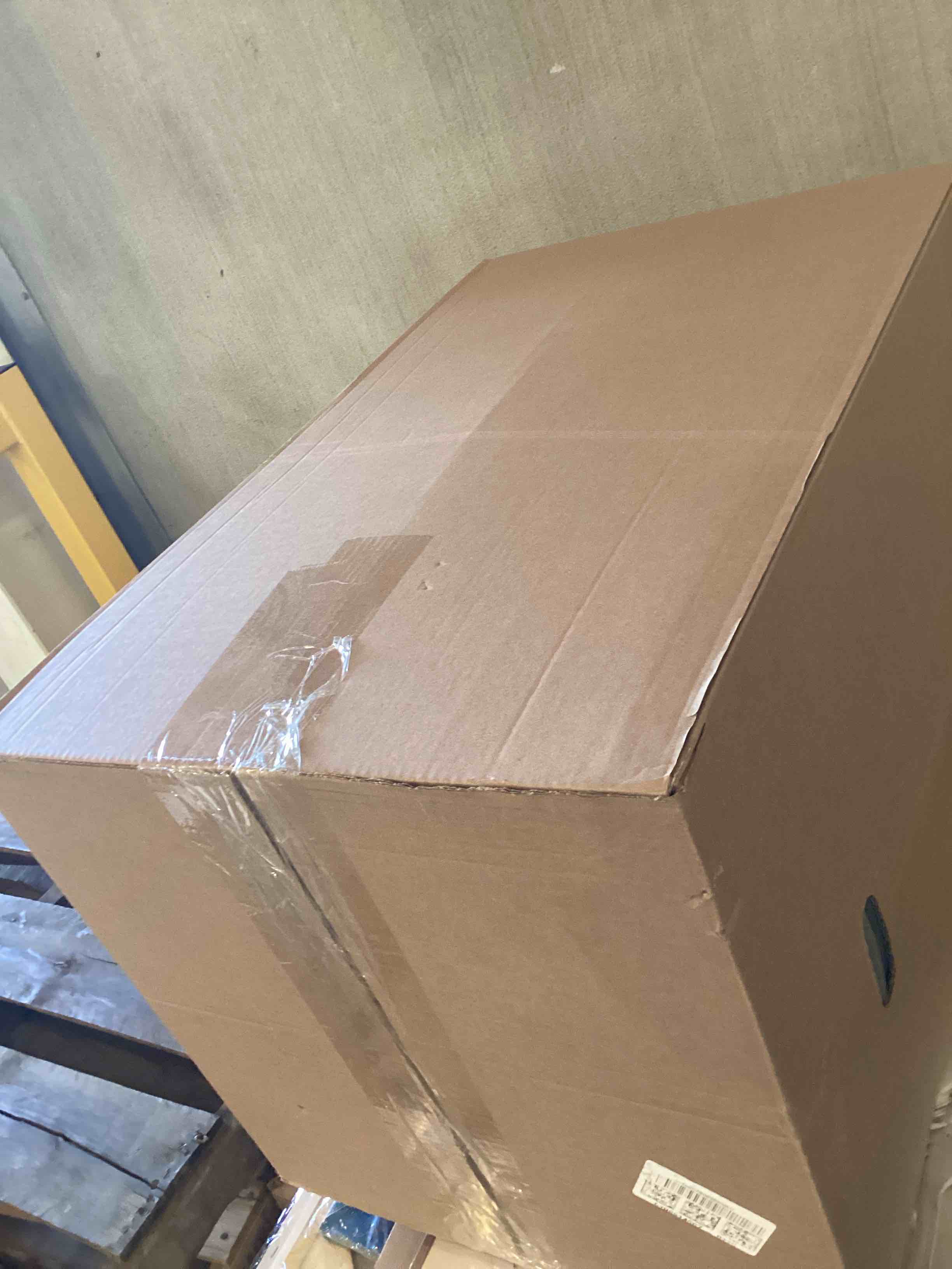 https://s3.amazonaws.com/lotting-images-prod/bidfta/GRA4223268_1779116848398.jpeg