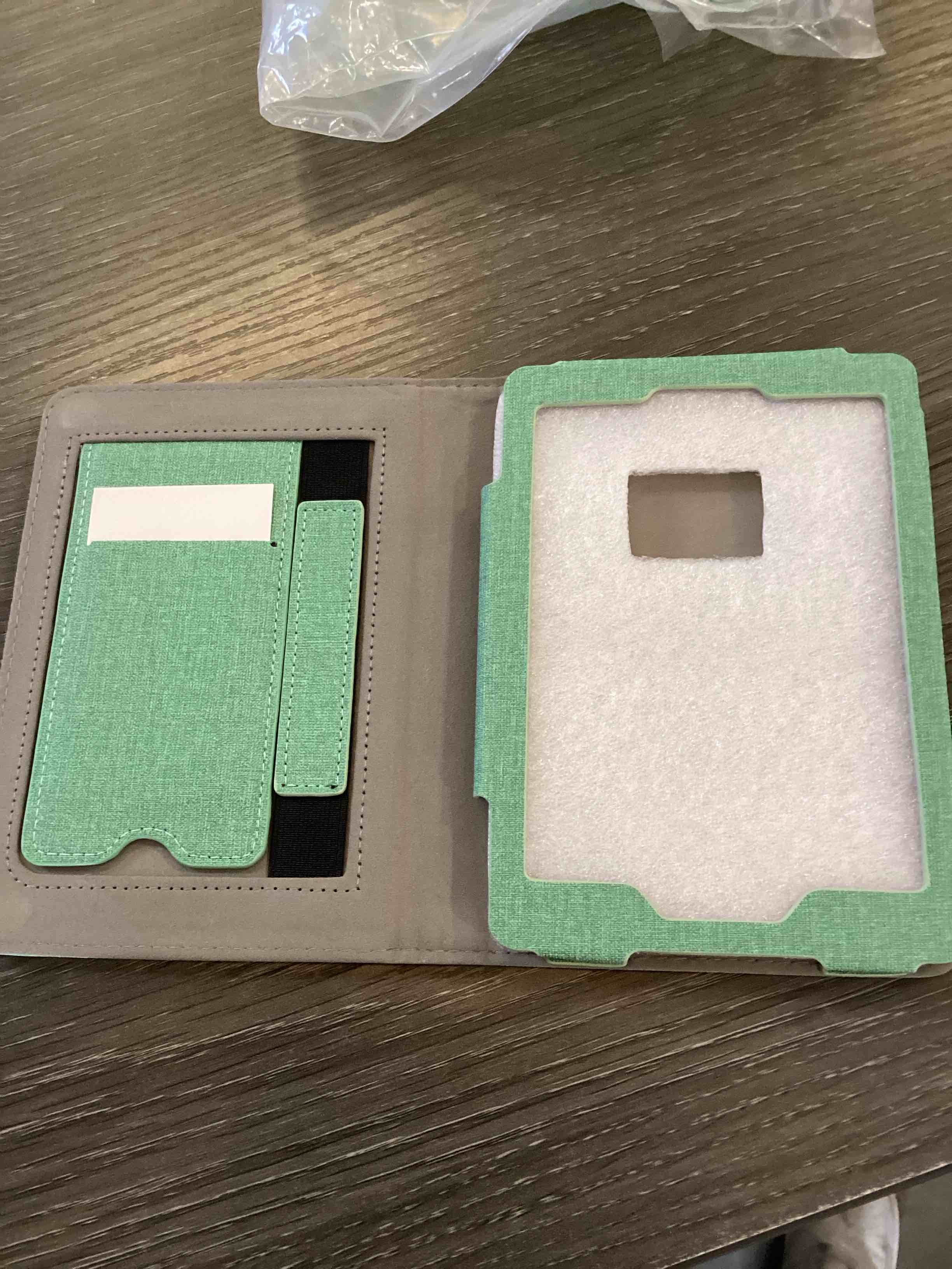 Condition photo showing As Is for green case 