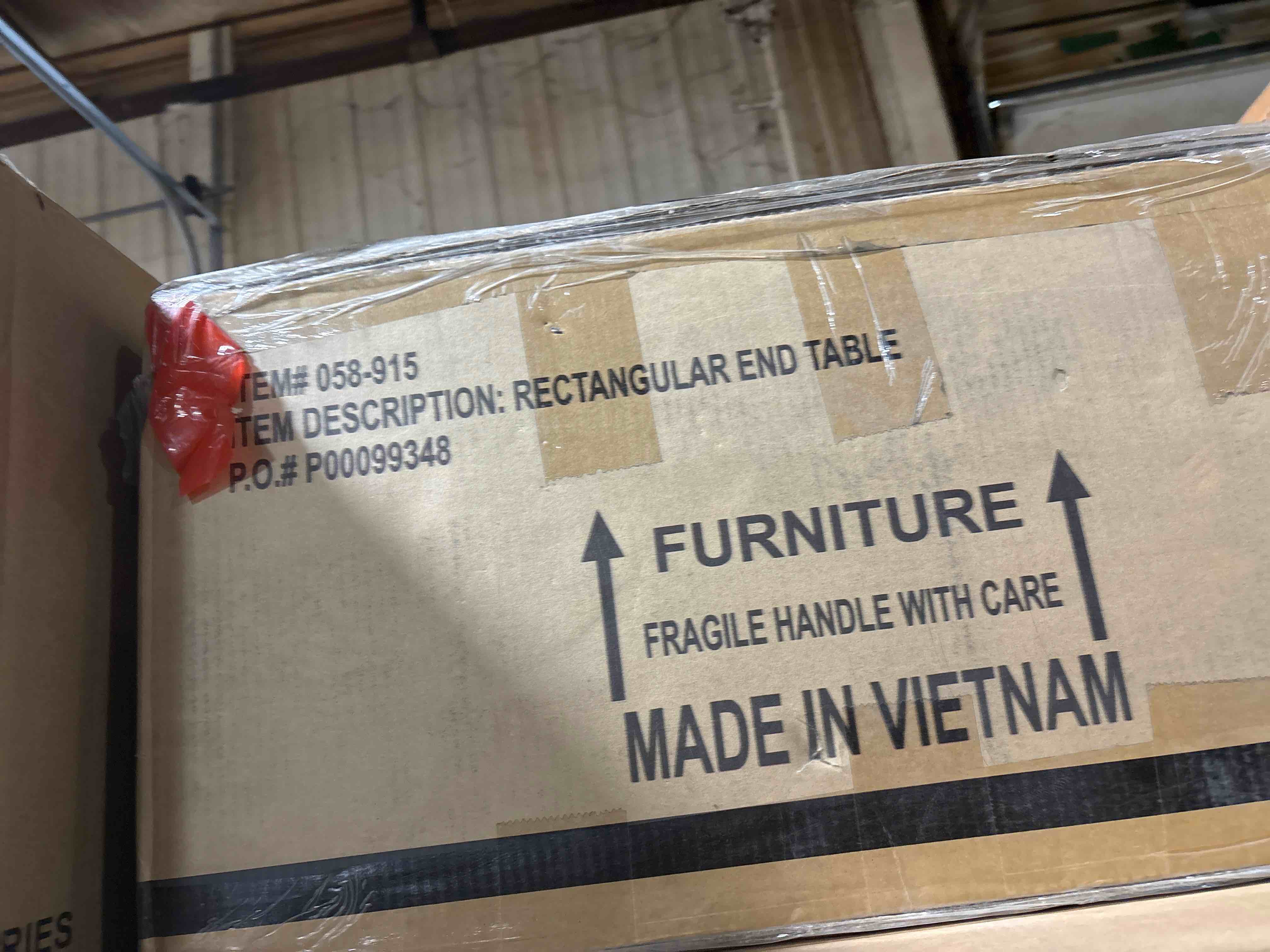 Condition photo showing New/Like New for hammary rectangular end table 058-915
