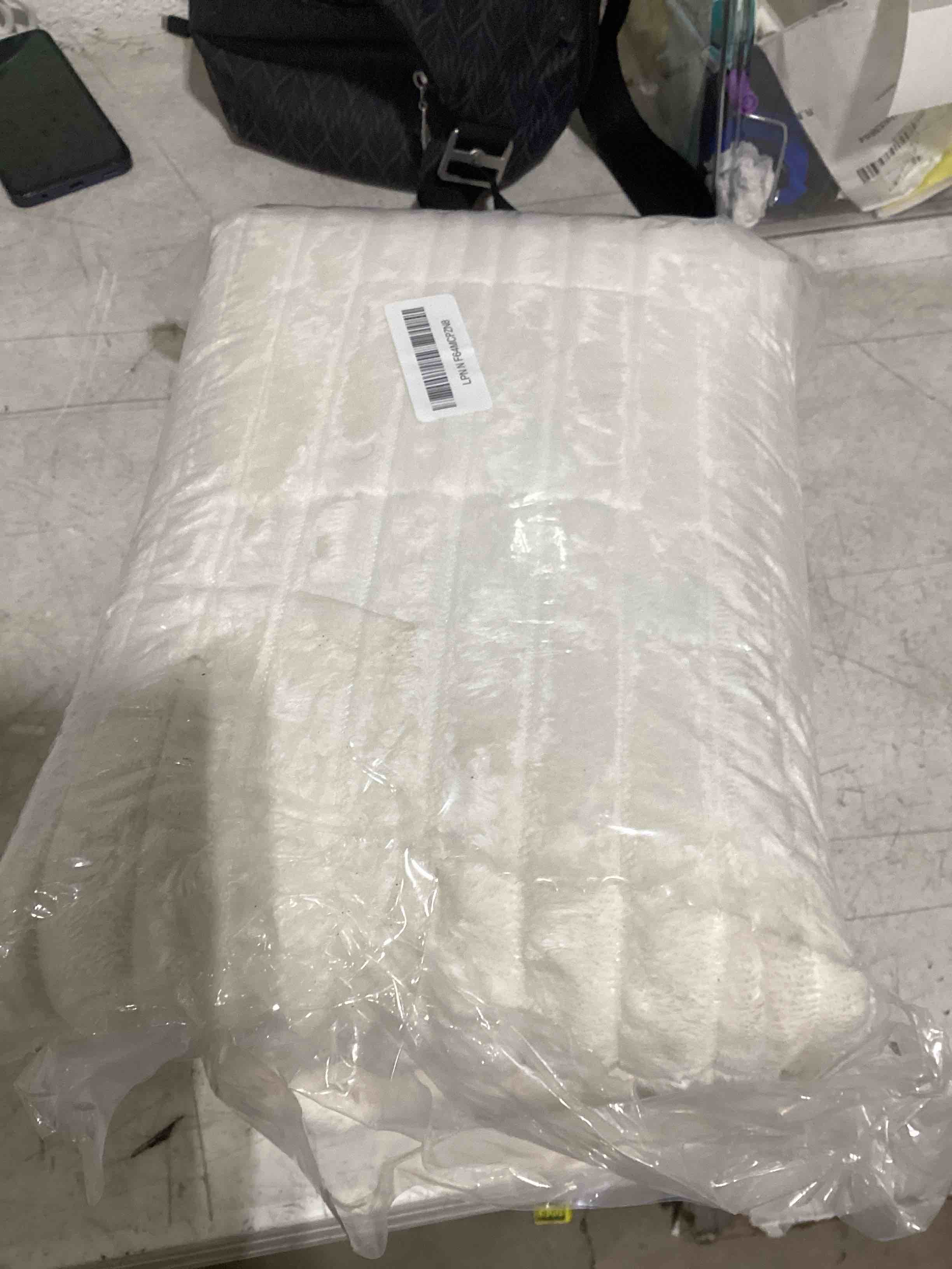 Condition photo showing New/Like New for 330gsm ribbed fleece throw blanket for couch, cream, 50"x70" | super soft plush flannel blanket; lightweight home decor; gift for her; all-season comfort for couch, sofa and travel