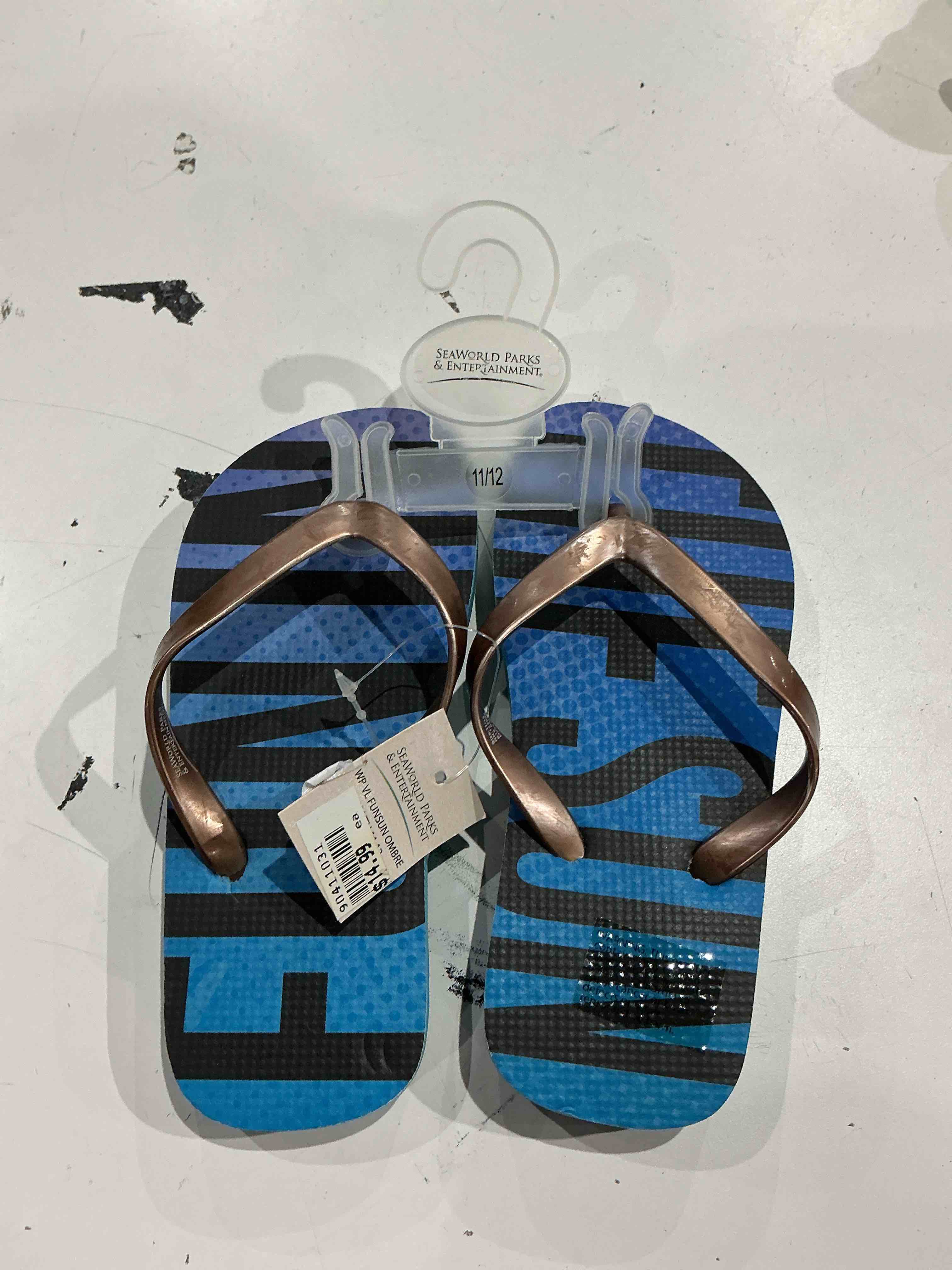 seaworld parks & entertainment kids 11/12 size sandals