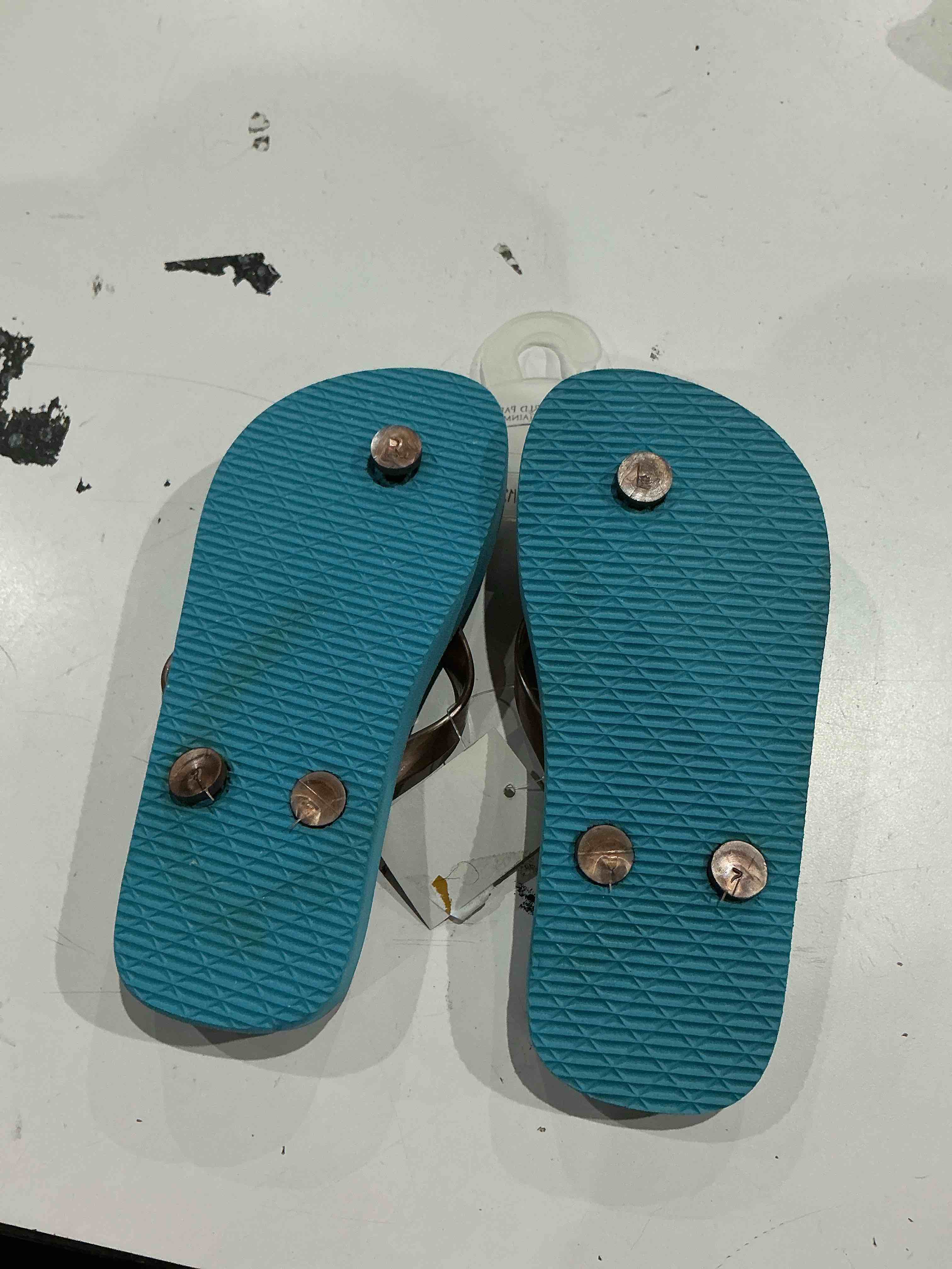 Condition photo showing As Is for seaworld parks & entertainment kids 11/12 size sandals