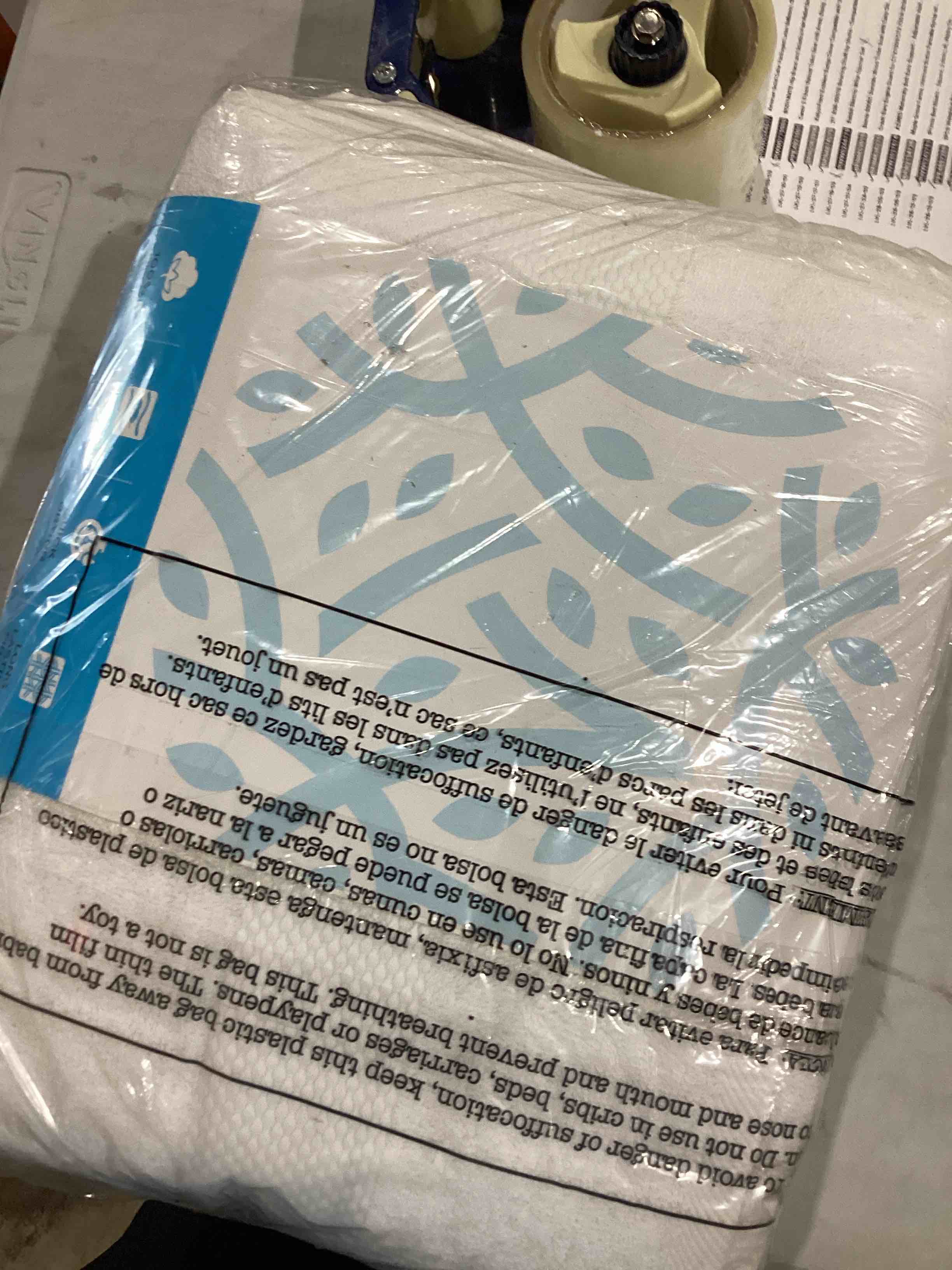 Condition photo showing As Is for 8 piece towel white set