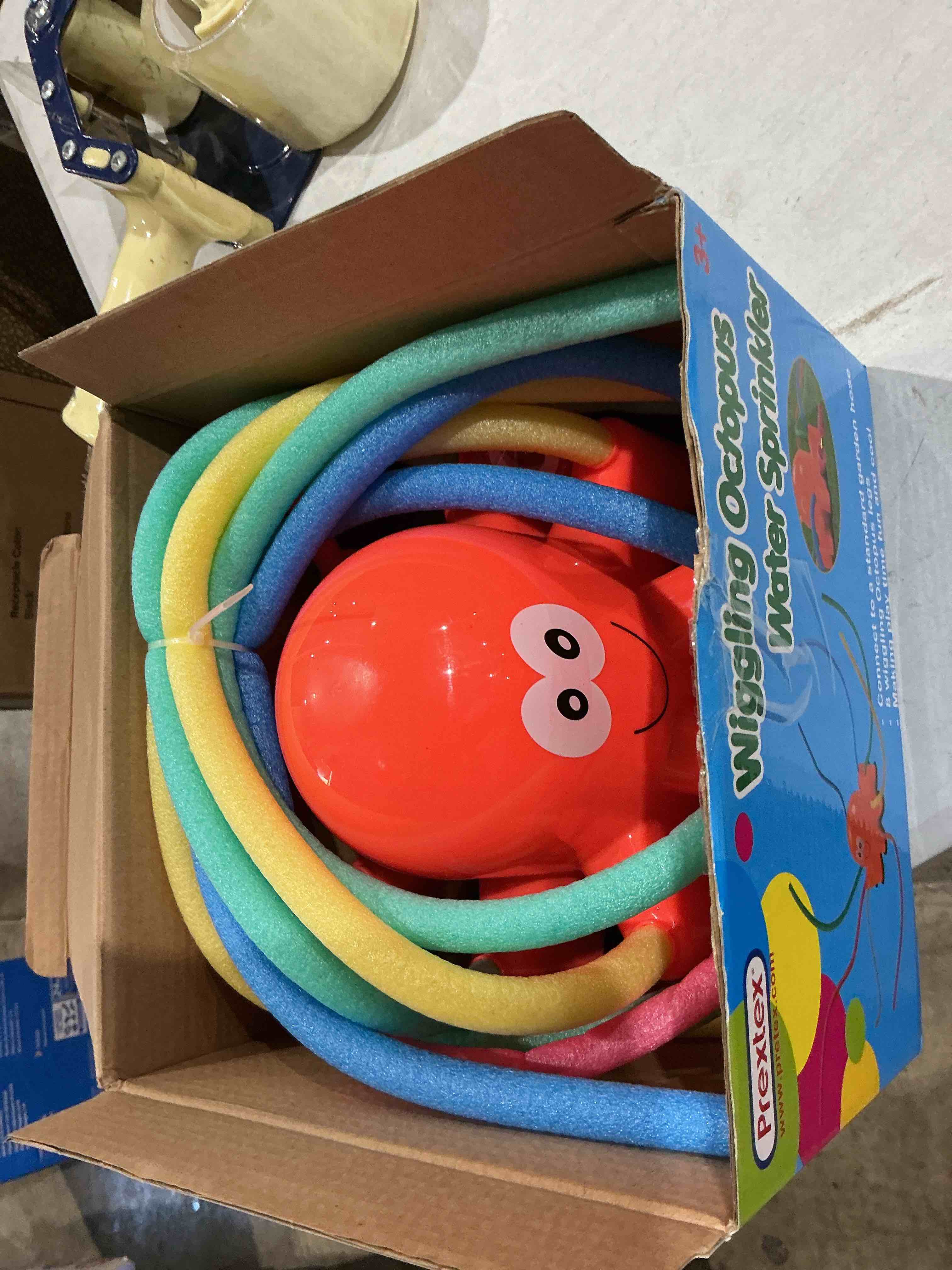 Prextex Octopus Water Sprinkler Water Fun Summer Outdoor Toy for Kids