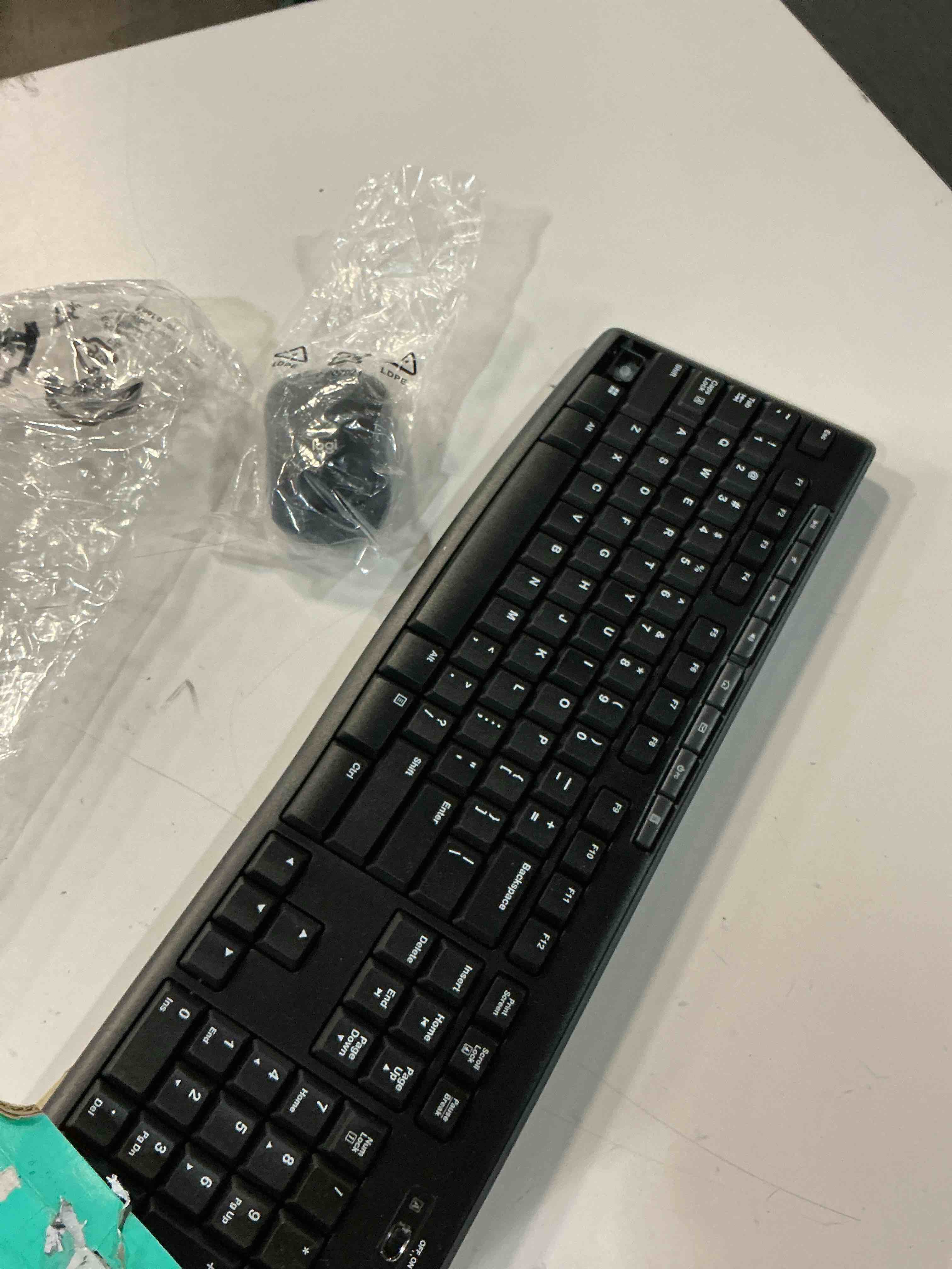 https://s3.amazonaws.com/lotting-images-prod/bidfta/GRA4963063_1777559974450.jpeg