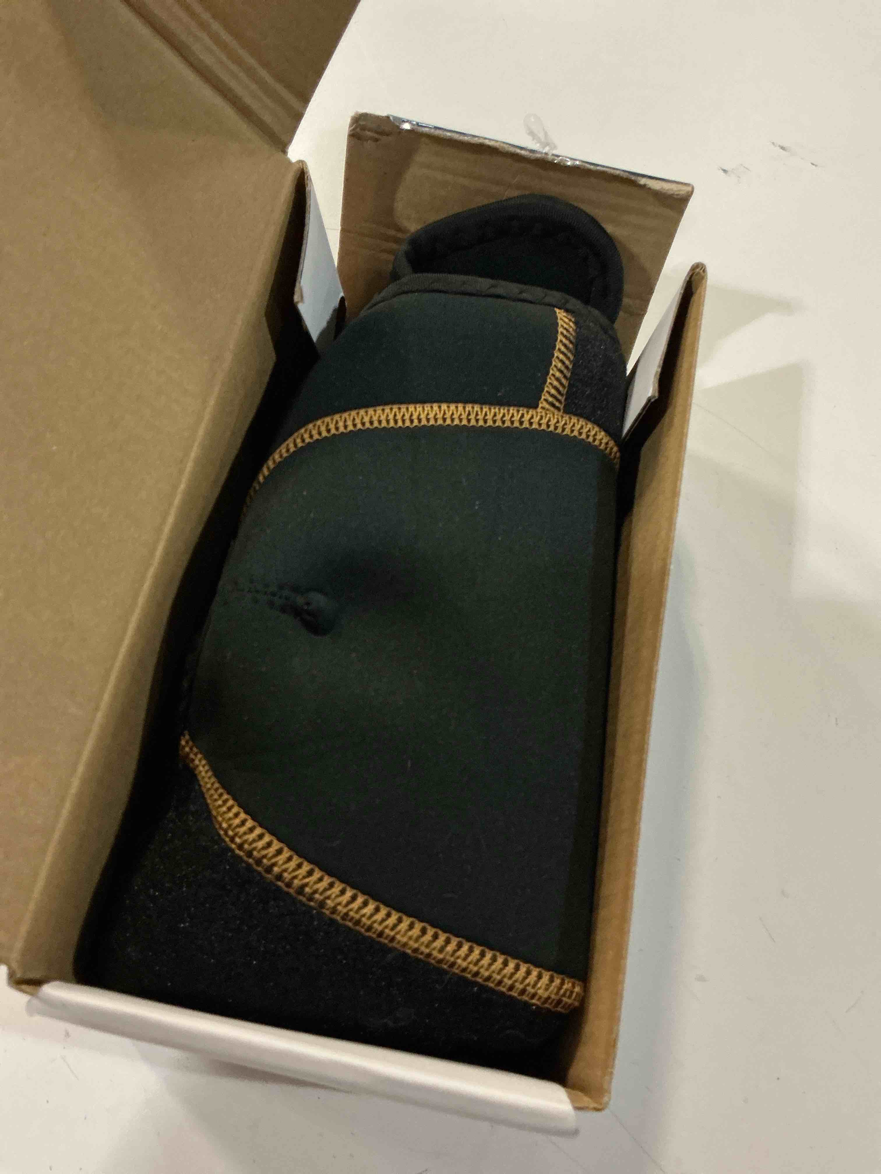 Condition photo showing Good Condition for copper fit unisex adult rapid relief knee wrap with hold/cold therapy abdominal support, black, adjustable