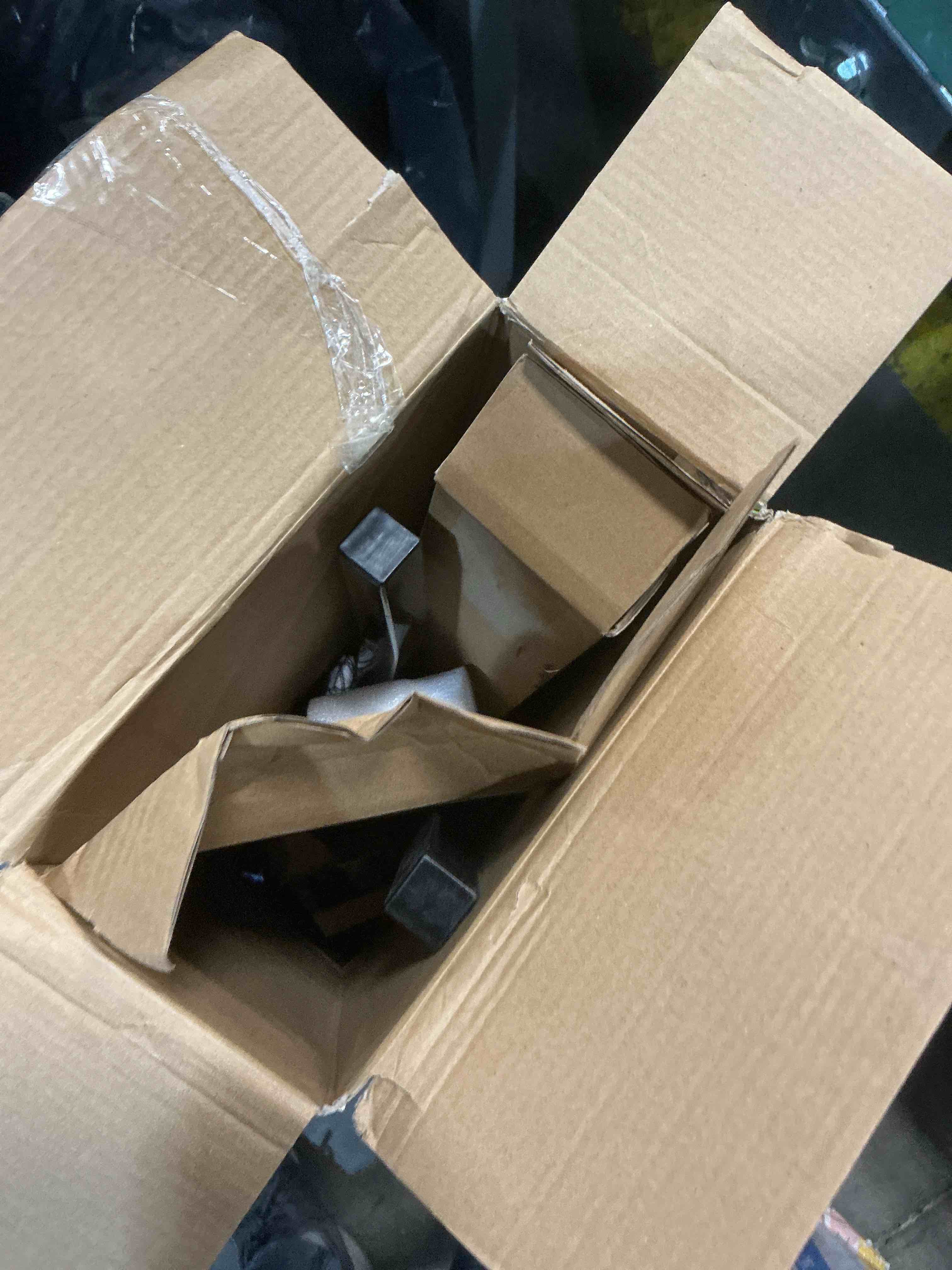 https://s3.amazonaws.com/lotting-images-prod/bidfta/GRA4999323_1778327534379.jpeg