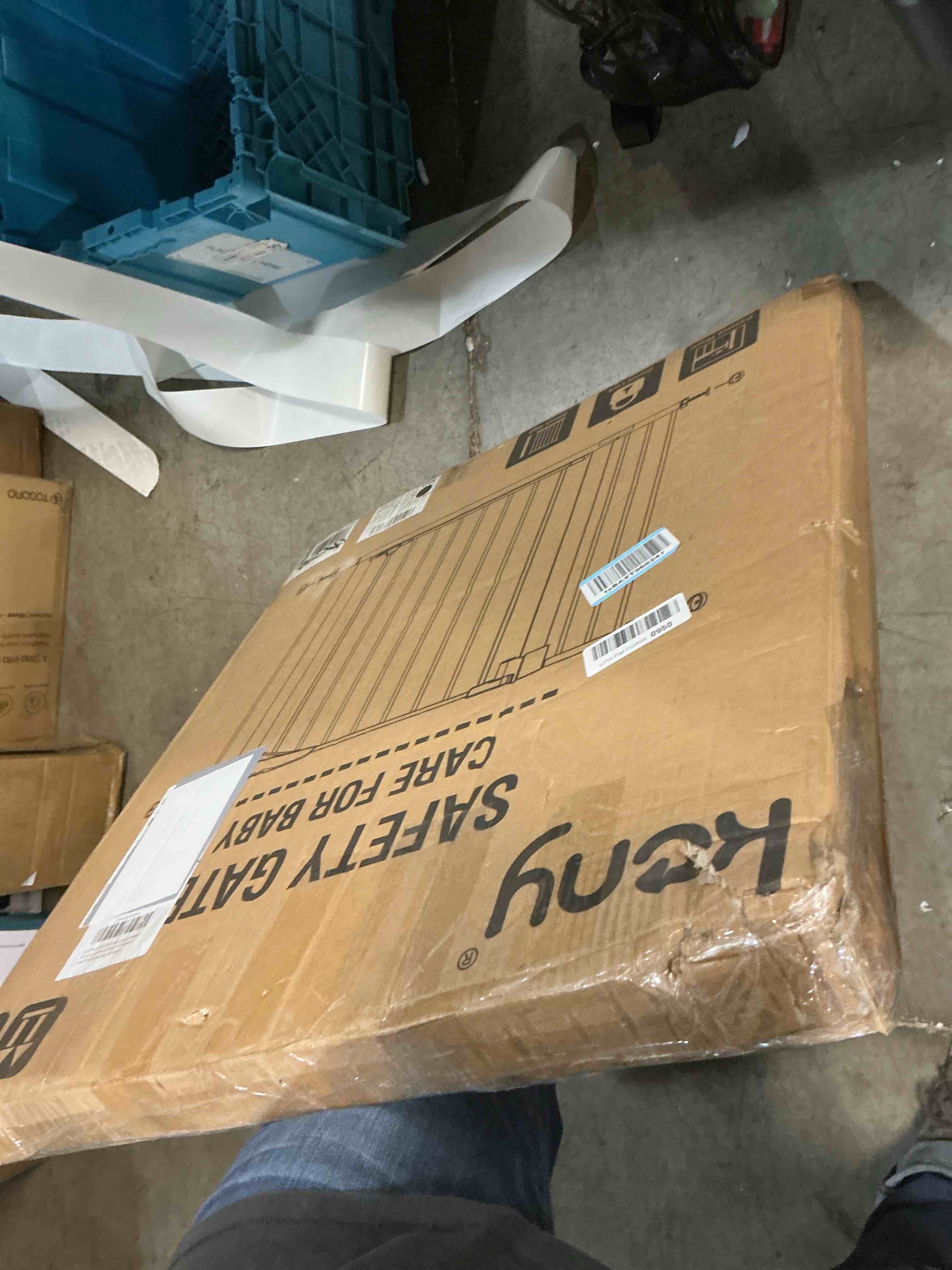 https://s3.amazonaws.com/lotting-images-prod/bidfta/GRA4999377_1778333858428.jpeg