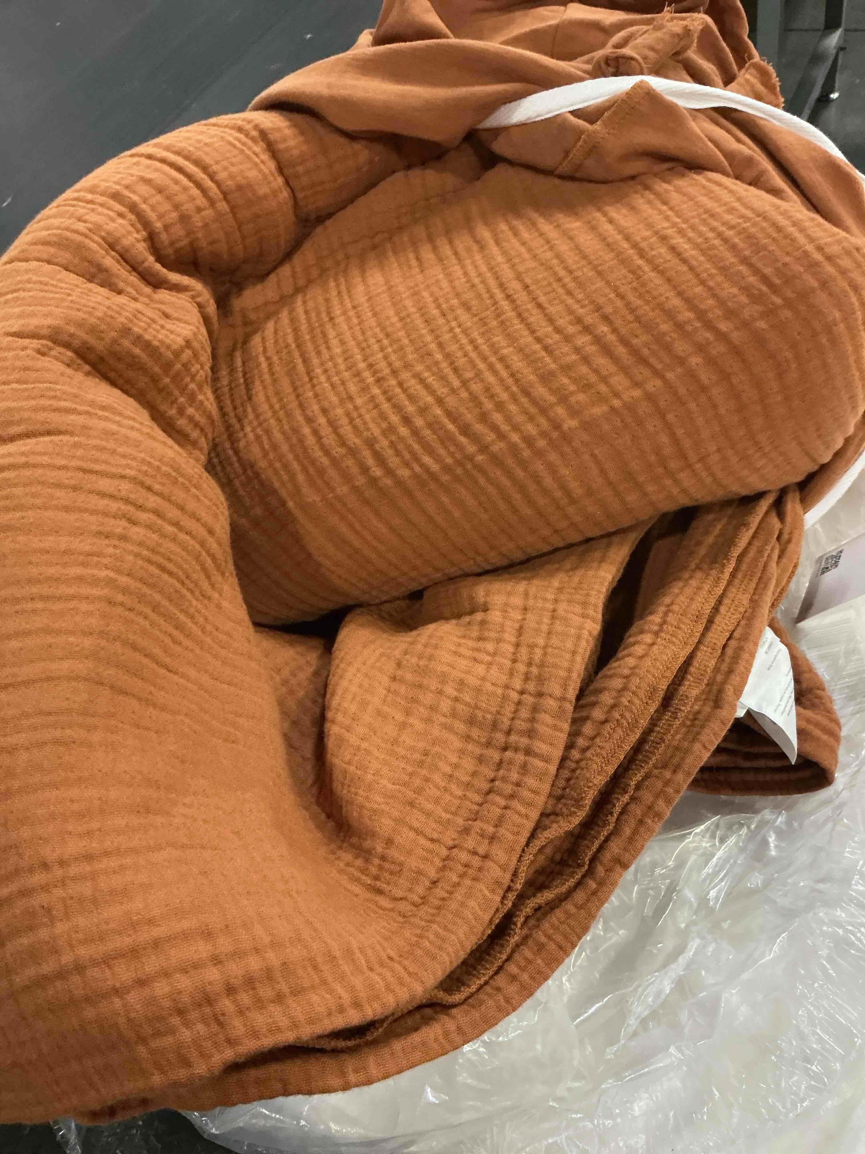 Condition photo showing Good Condition for quince, organic airy gauze blanket king