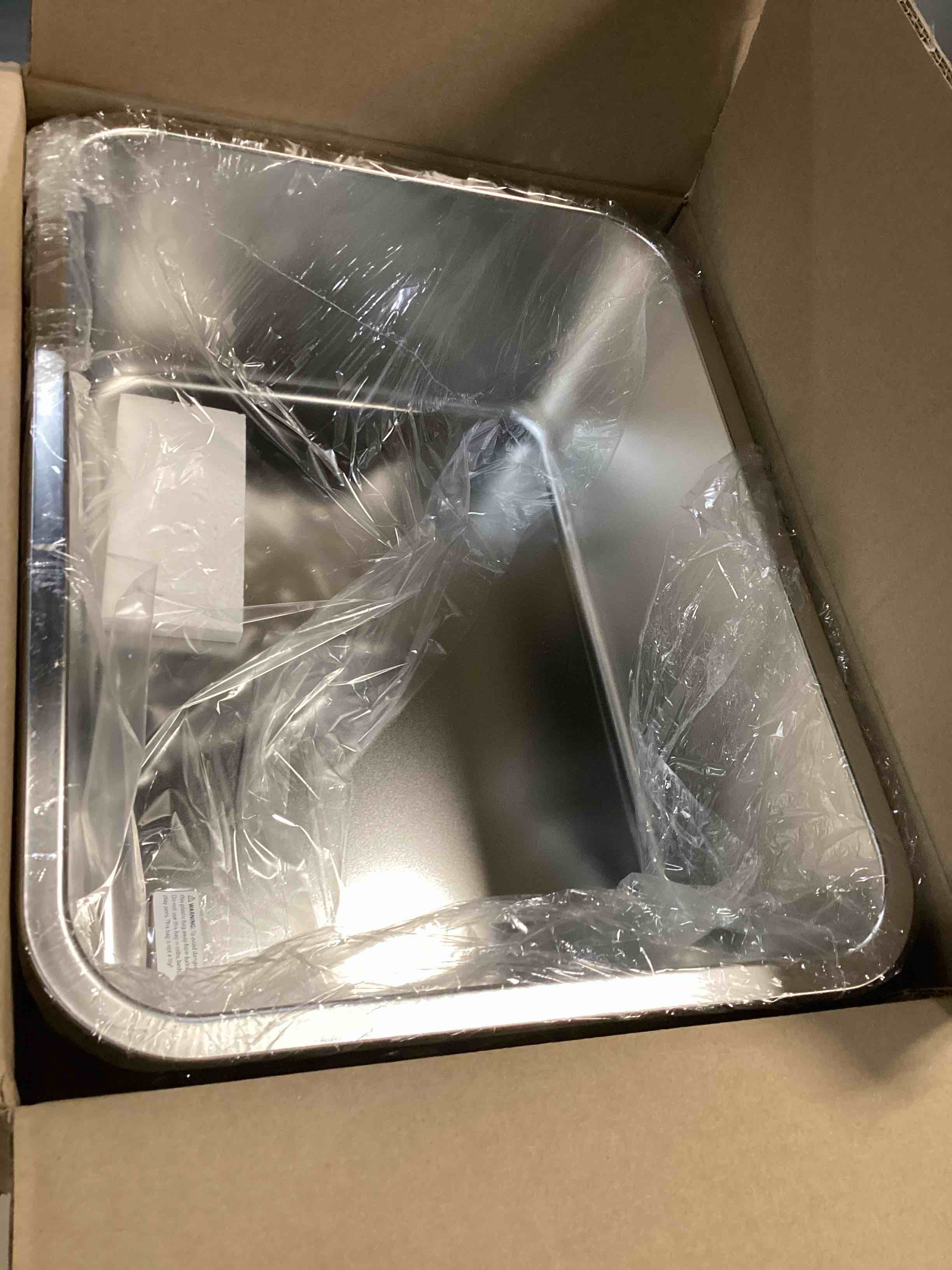 Condition photo showing Good Condition for stainless steel litter box, 18"x14"x6"(height) medium metal cat litter box easy clean, non stick litterbox no smell for cats or kitty, rabbits