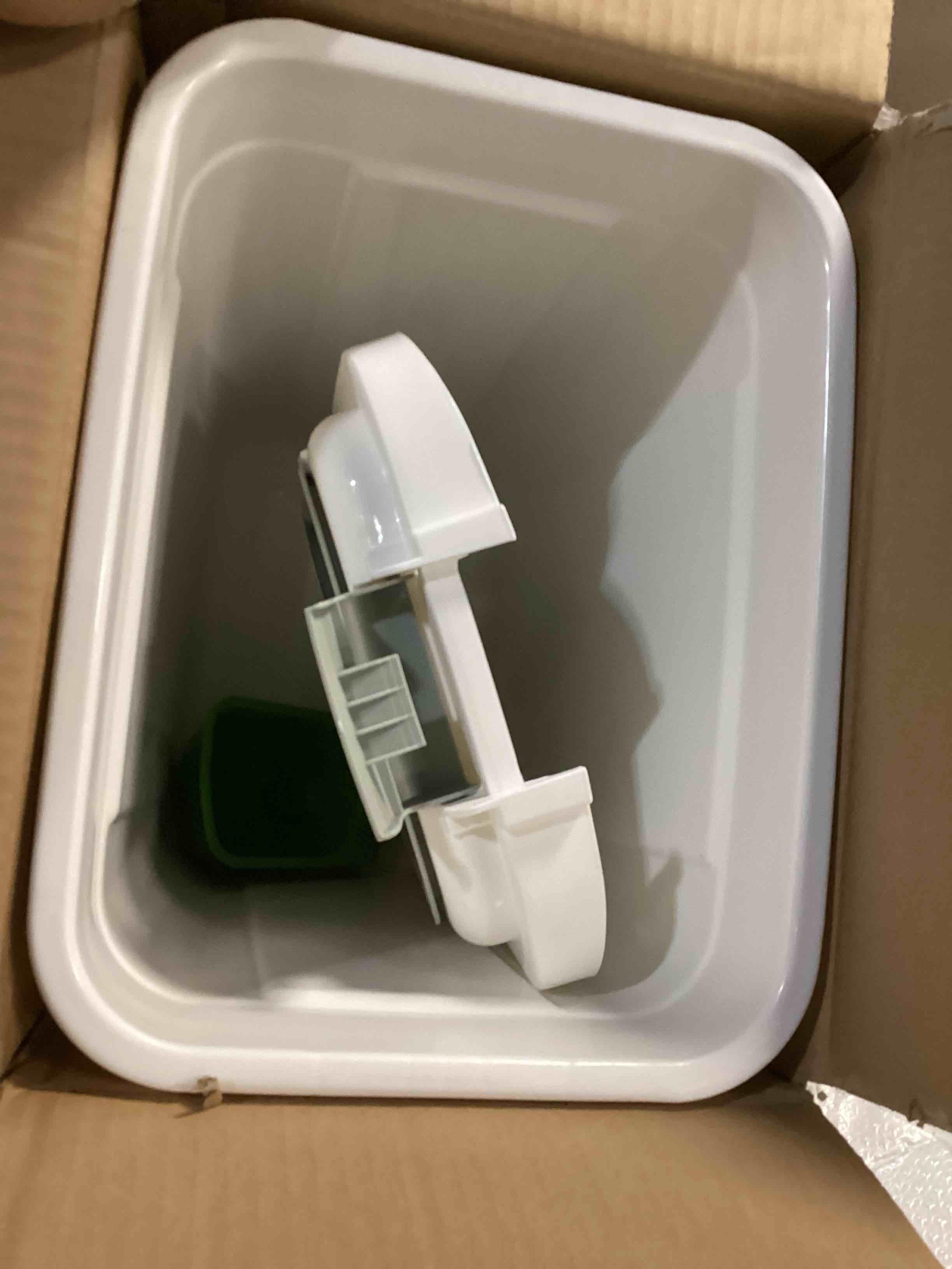 Condition photo showing Good Condition for ashfield & harkness airtight pet food storage container  up to 20 lbs/ 23 qt for dog cat bird and other pet food storage  easy acces including scoup  easy access  lightweight keeps pet food fresh