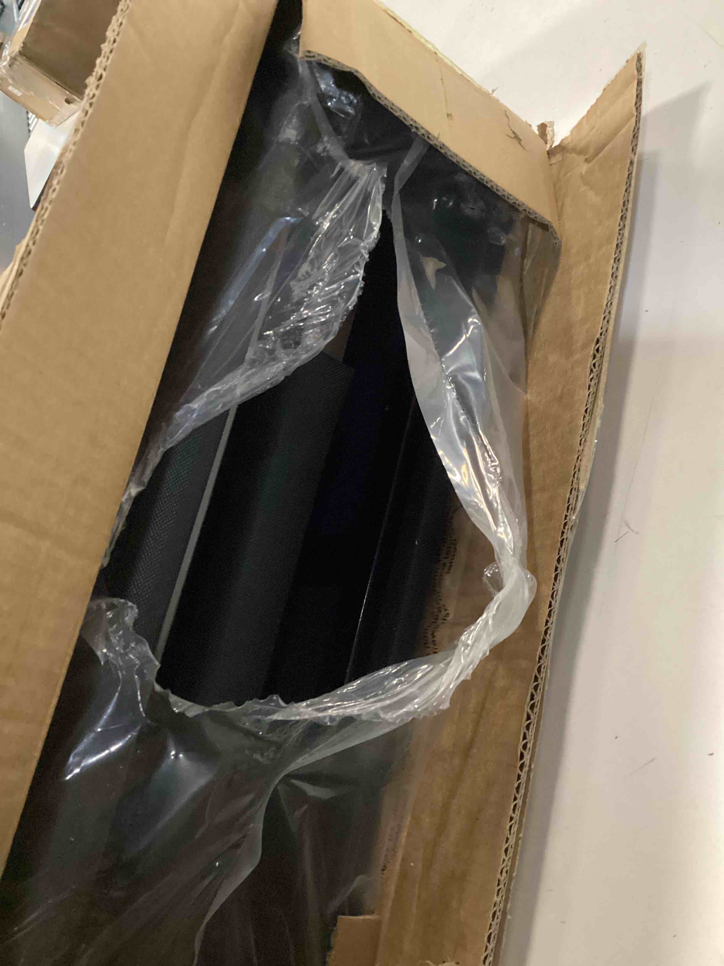 https://s3.amazonaws.com/lotting-images-prod/bidfta/GRA5020425_1777901250276.jpeg