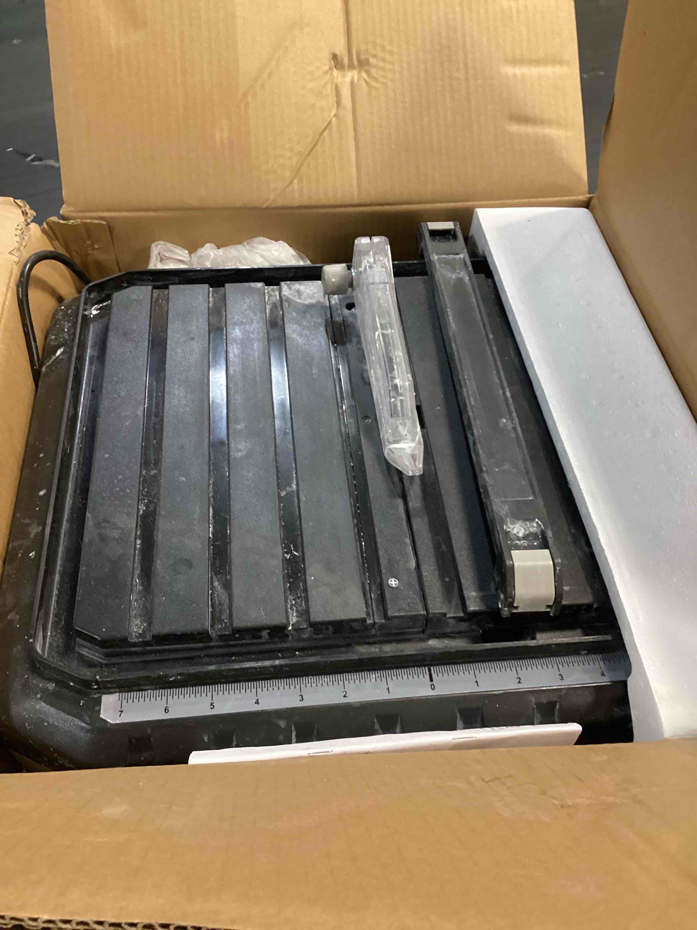 https://s3.amazonaws.com/lotting-images-prod/bidfta/GRA5020606_1777924366073.jpeg