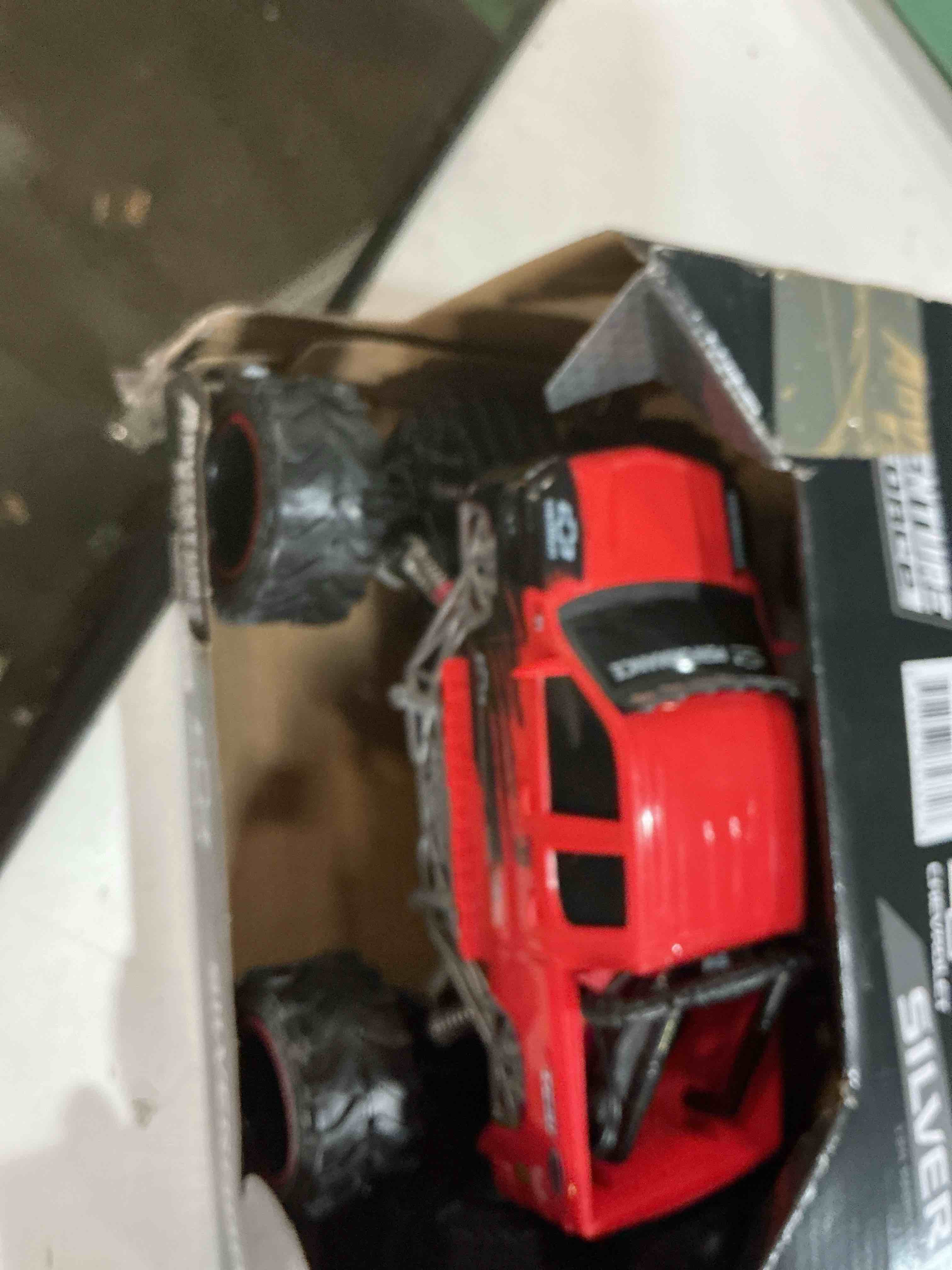 Condition photo showing Good Condition for adventure force 1:24 silverado 4x4 radio control cars