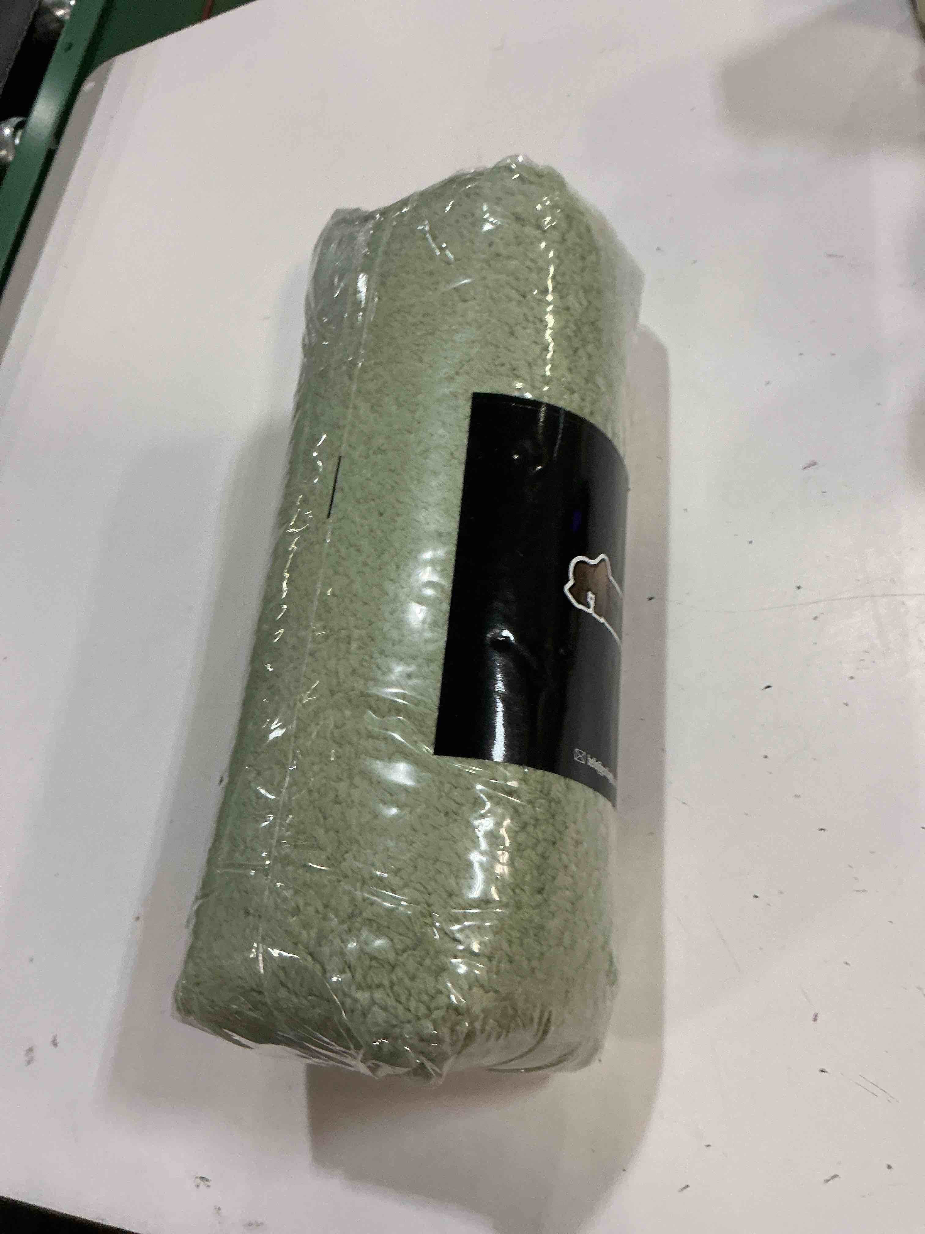 Condition photo showing New/Like New for gorilla grip bathroom rugs, 36x24, ultra soft absorbent mat, thick plush bath rug, machine washable, microfiber quick dry, mats for shower, bathtub and floor, home decor accessories, sage