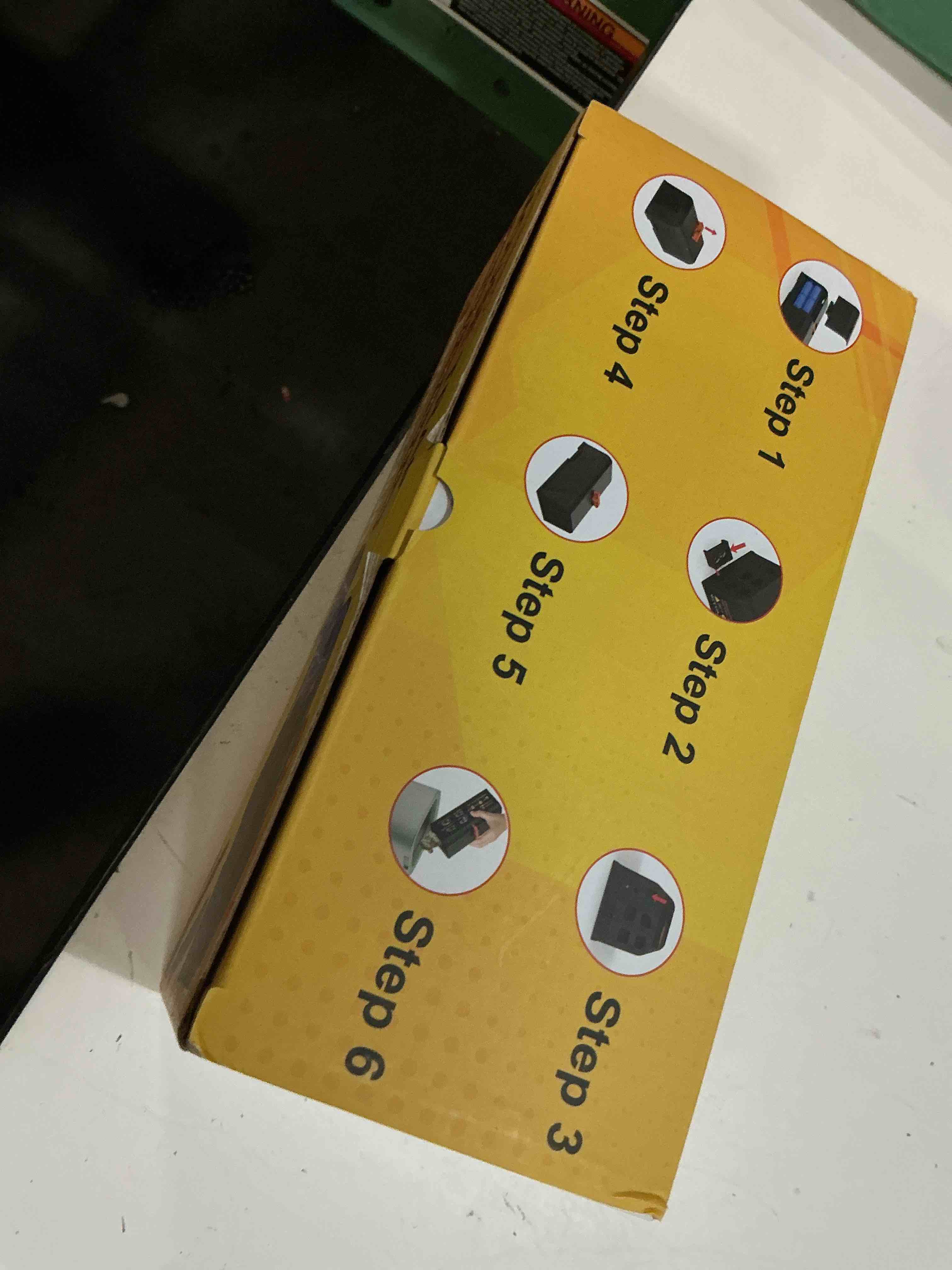 Condition photo showing New/Like New for electric mouse trap pet safe