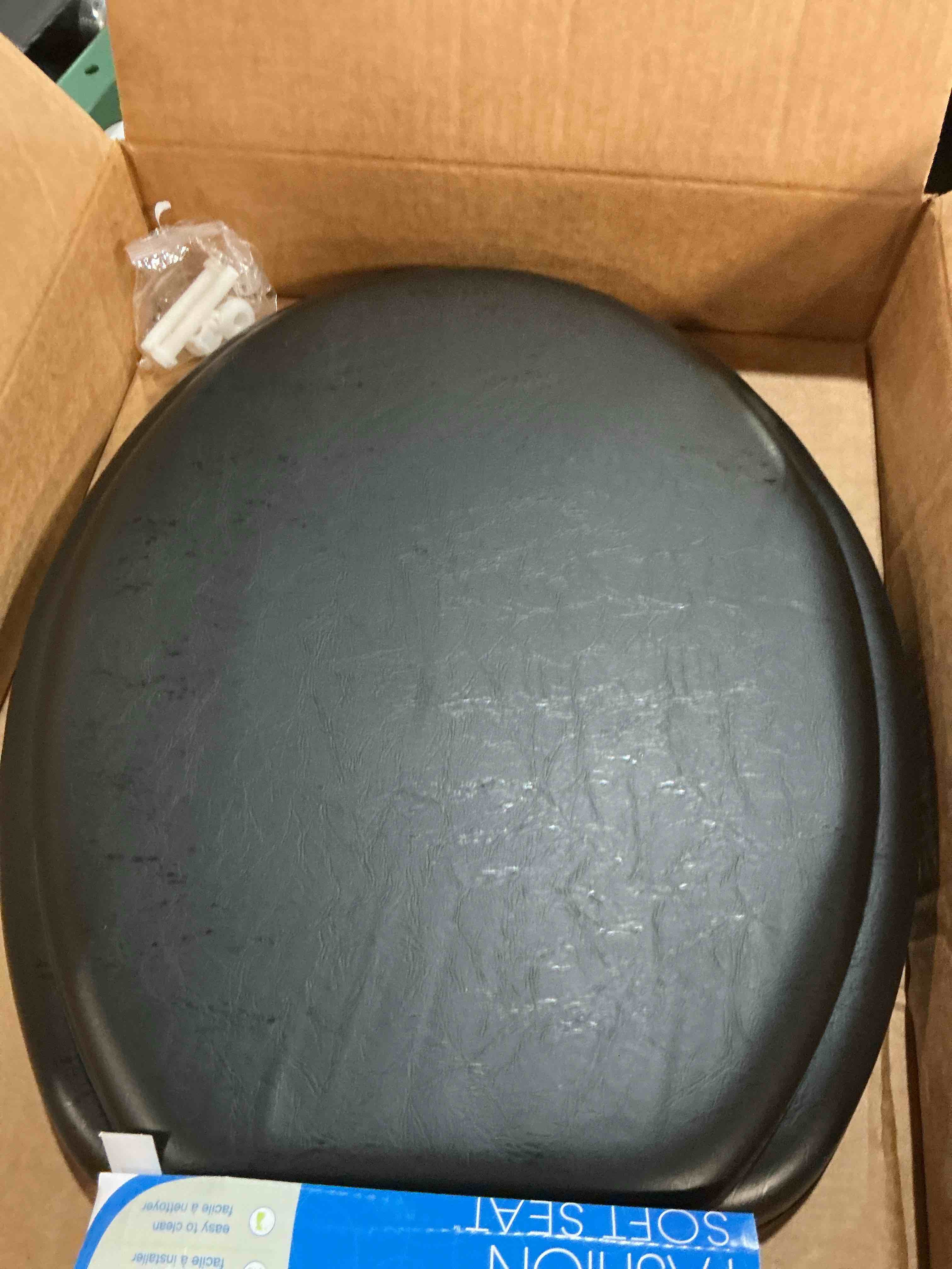 Condition photo showing Good Condition for ginsey home solutions black elongated soft toilet seat, soft cushioned seat, plastic hinges, (80029) (b09k9pr18b)