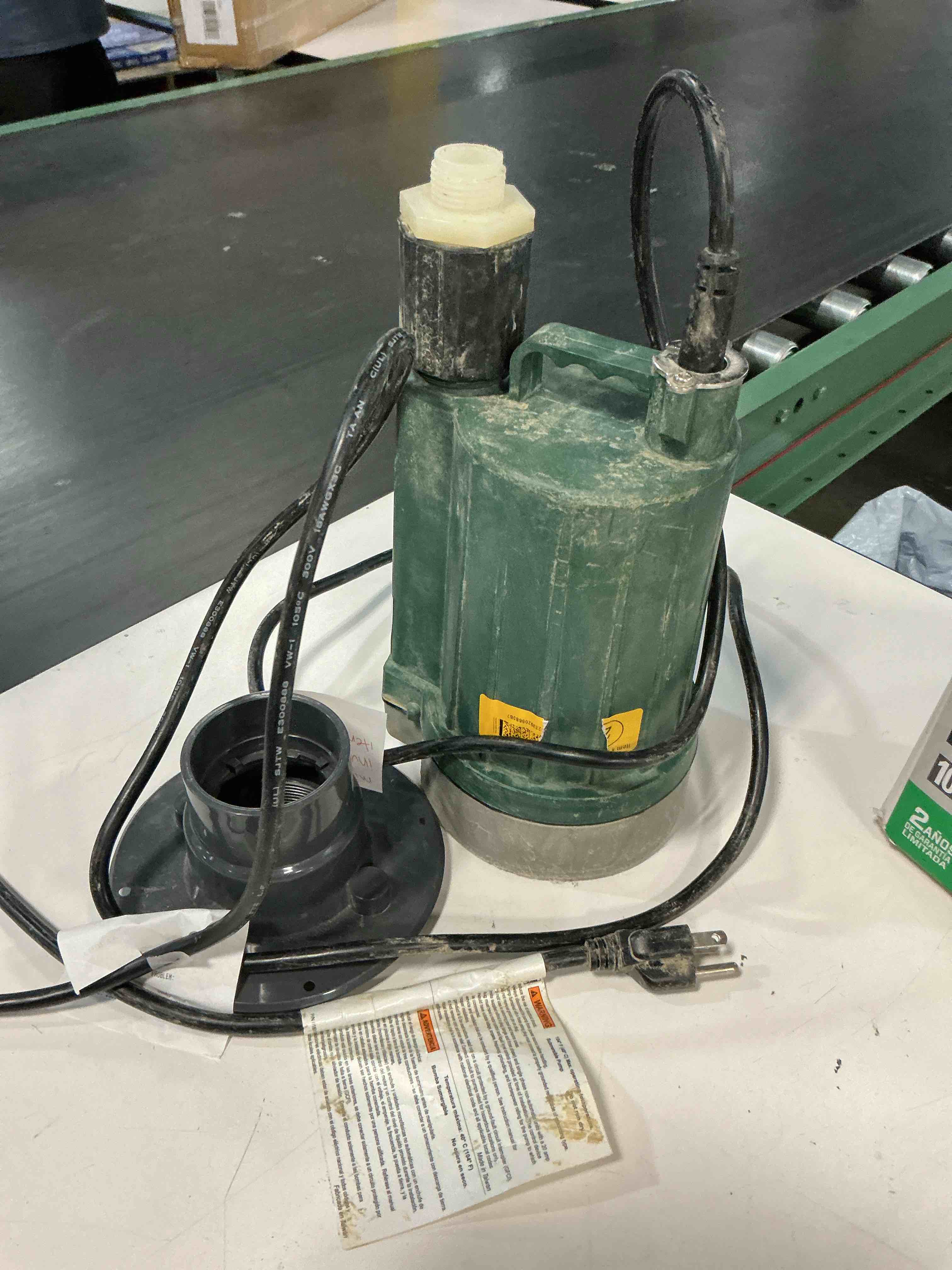 Condition photo showing As Is for zoeller 1/3-hp 115 -volt 35-gallon thermoplastic submersible utility pump 955643