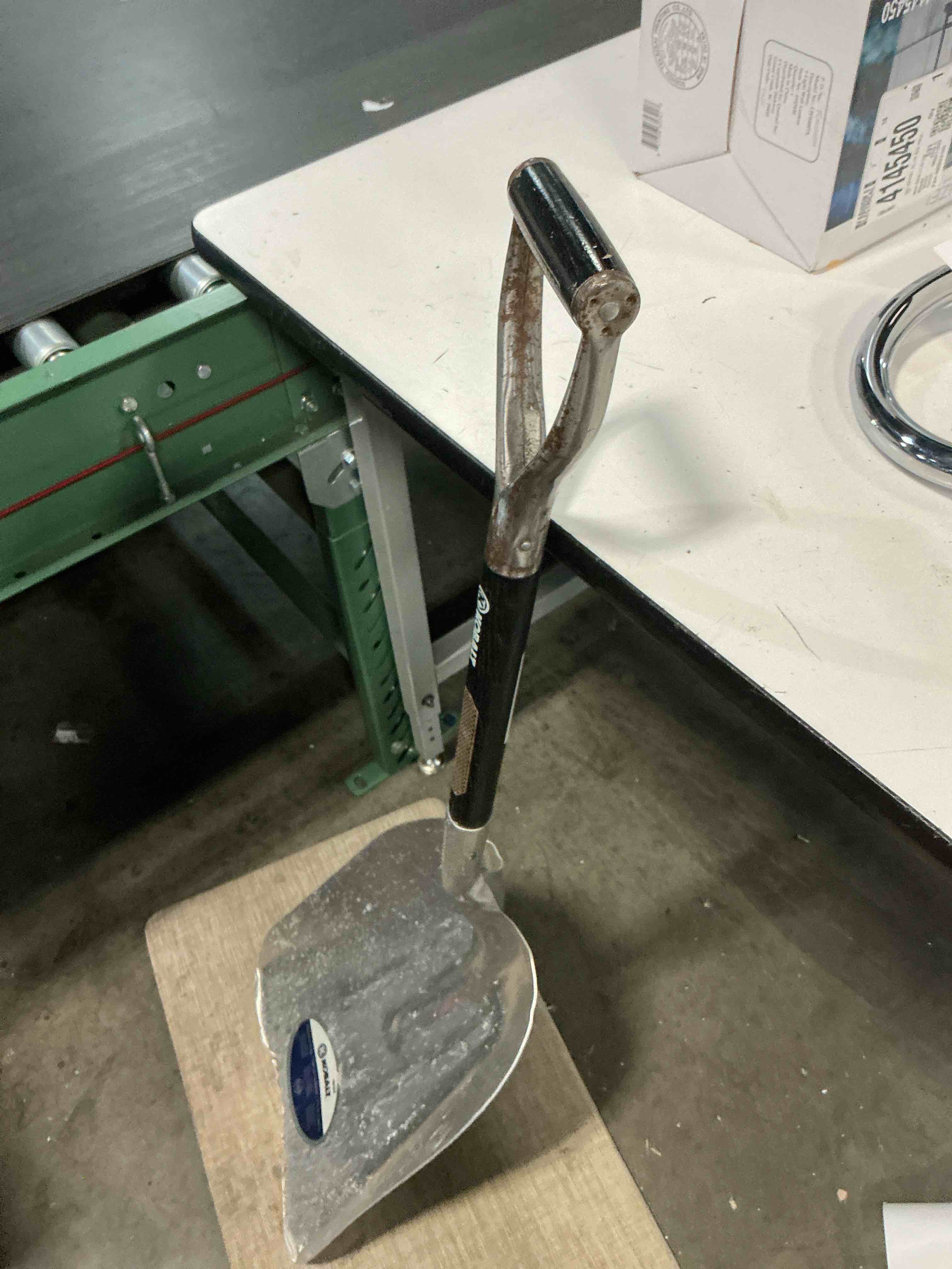 Condition photo showing As Is for kobalt 12 aluminum blade short-handle wood scoop shovel