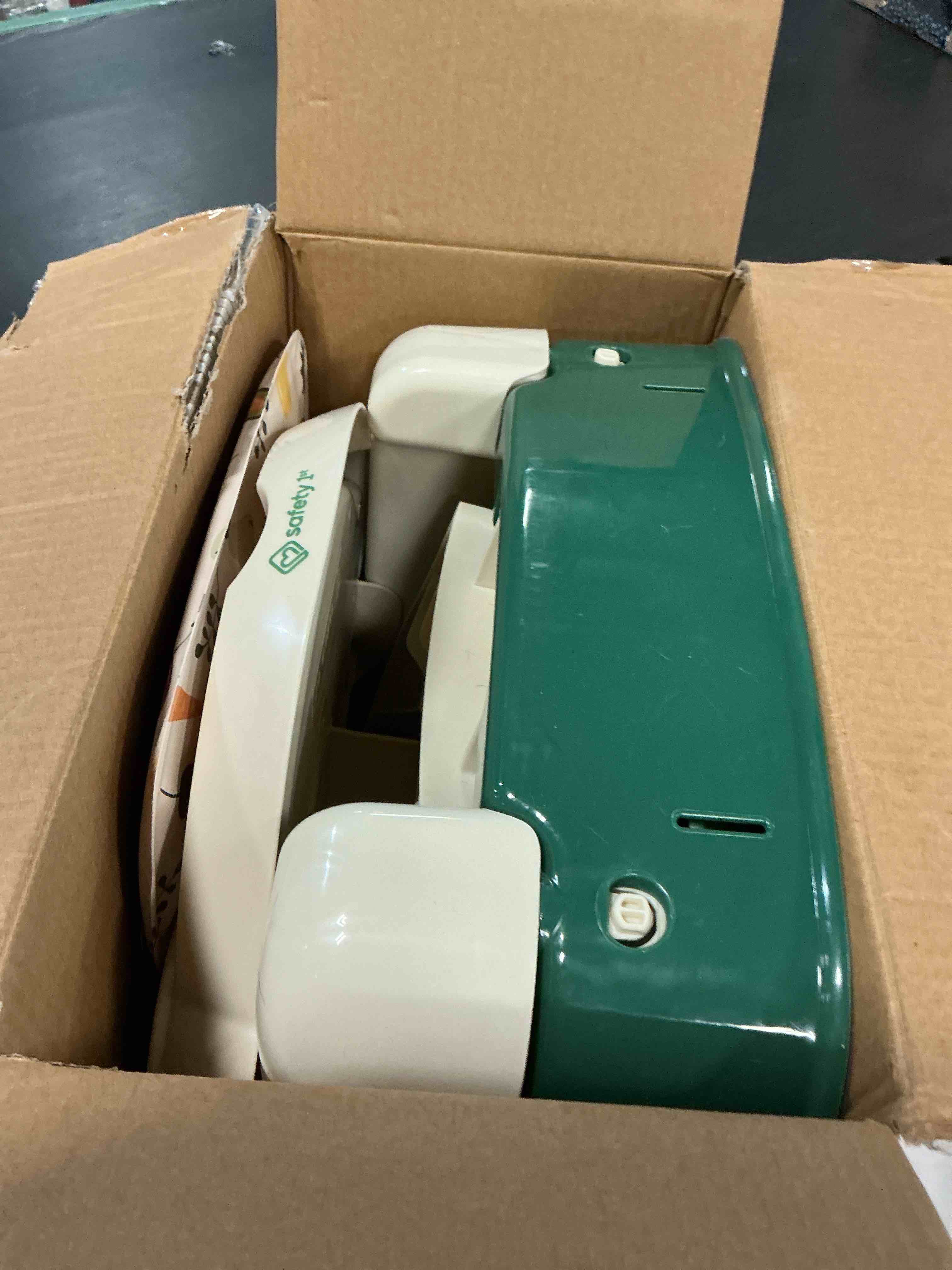 Condition photo showing Good Condition for #bo060hpd deluxe 5-in-1 sit, snack & go convertible booster seat rainbow arcs