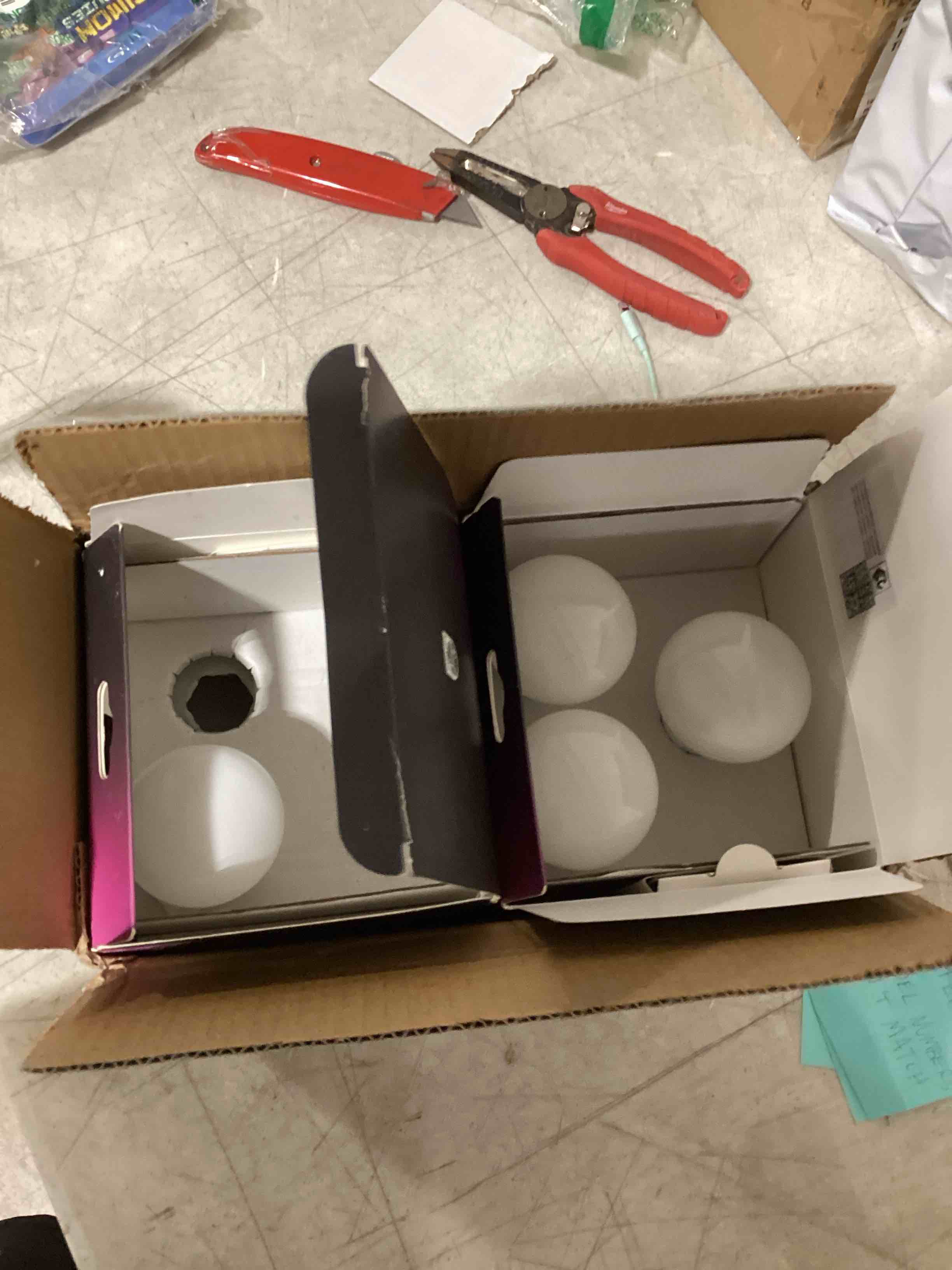 Condition photo showing Good Condition for philips hue a19 led smart light bulb - white and color ambiance - 60w indoor light bulb - control with hue app - compatible with alexa, google assistant and apple homekit - 6 pack classic 6 pack
