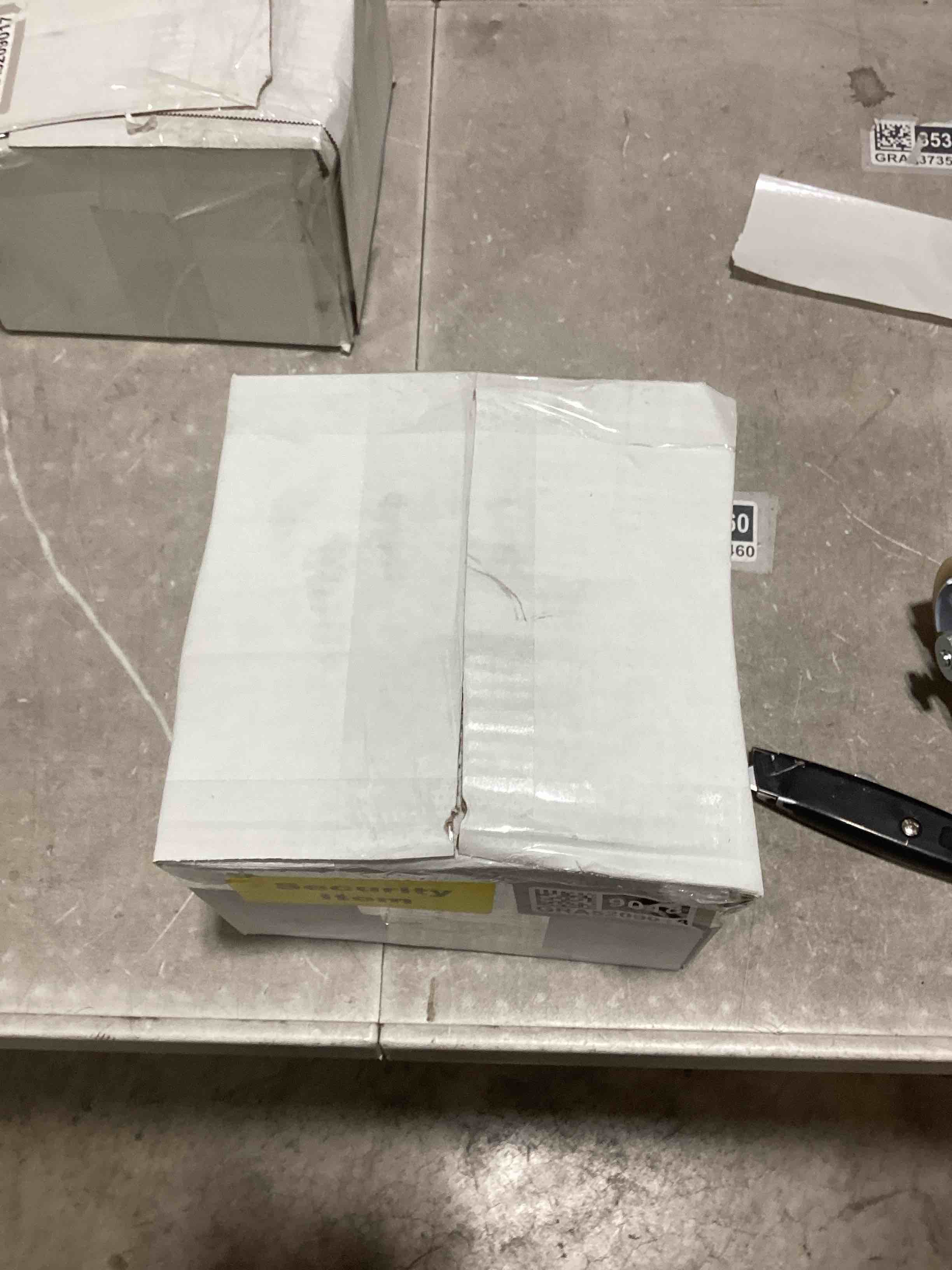 https://s3.amazonaws.com/lotting-images-prod/bidfta/GRA5209015_1777660215272.jpeg